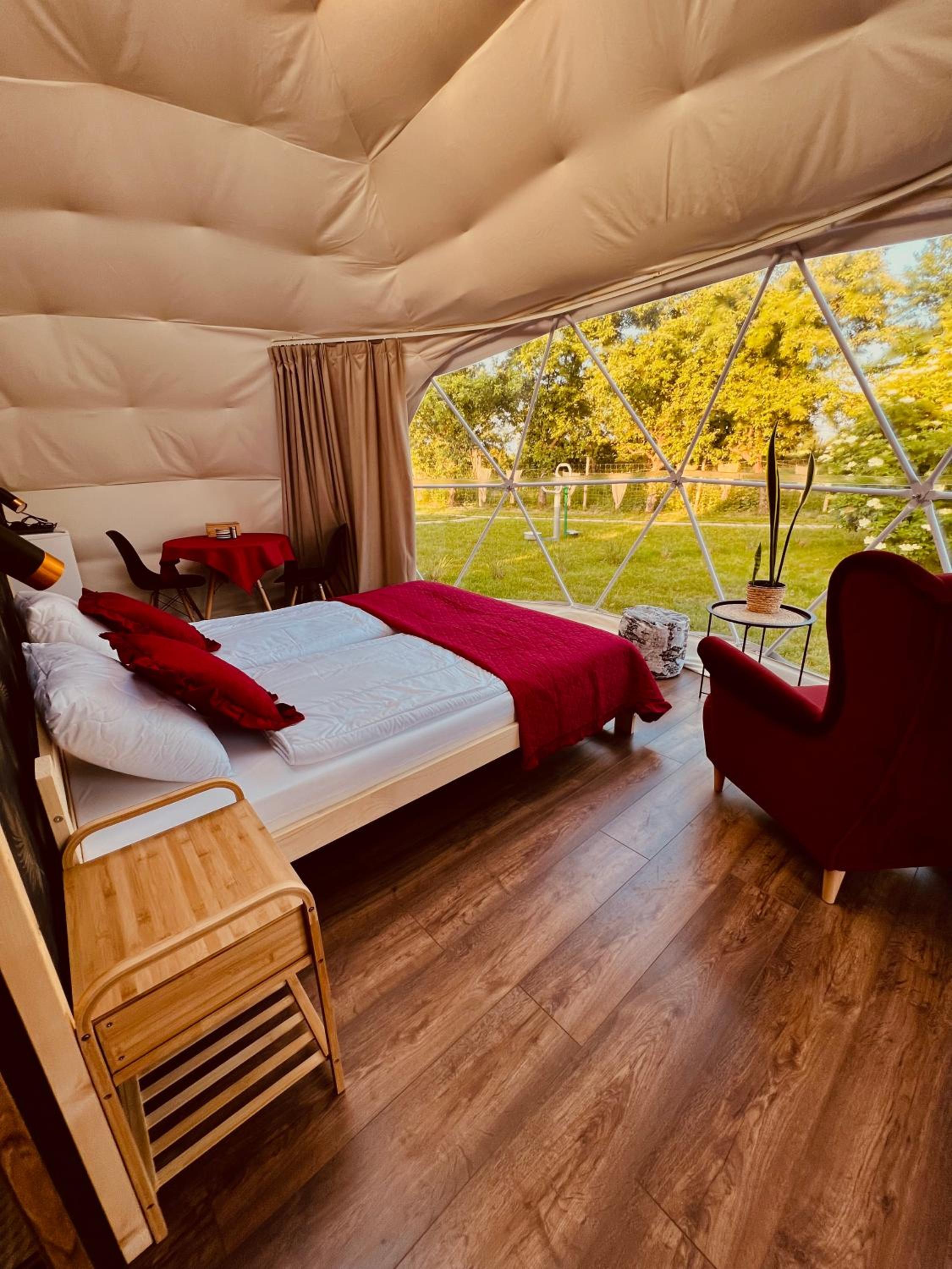 Glamping Stacja Zieleniec w Nałęczowie