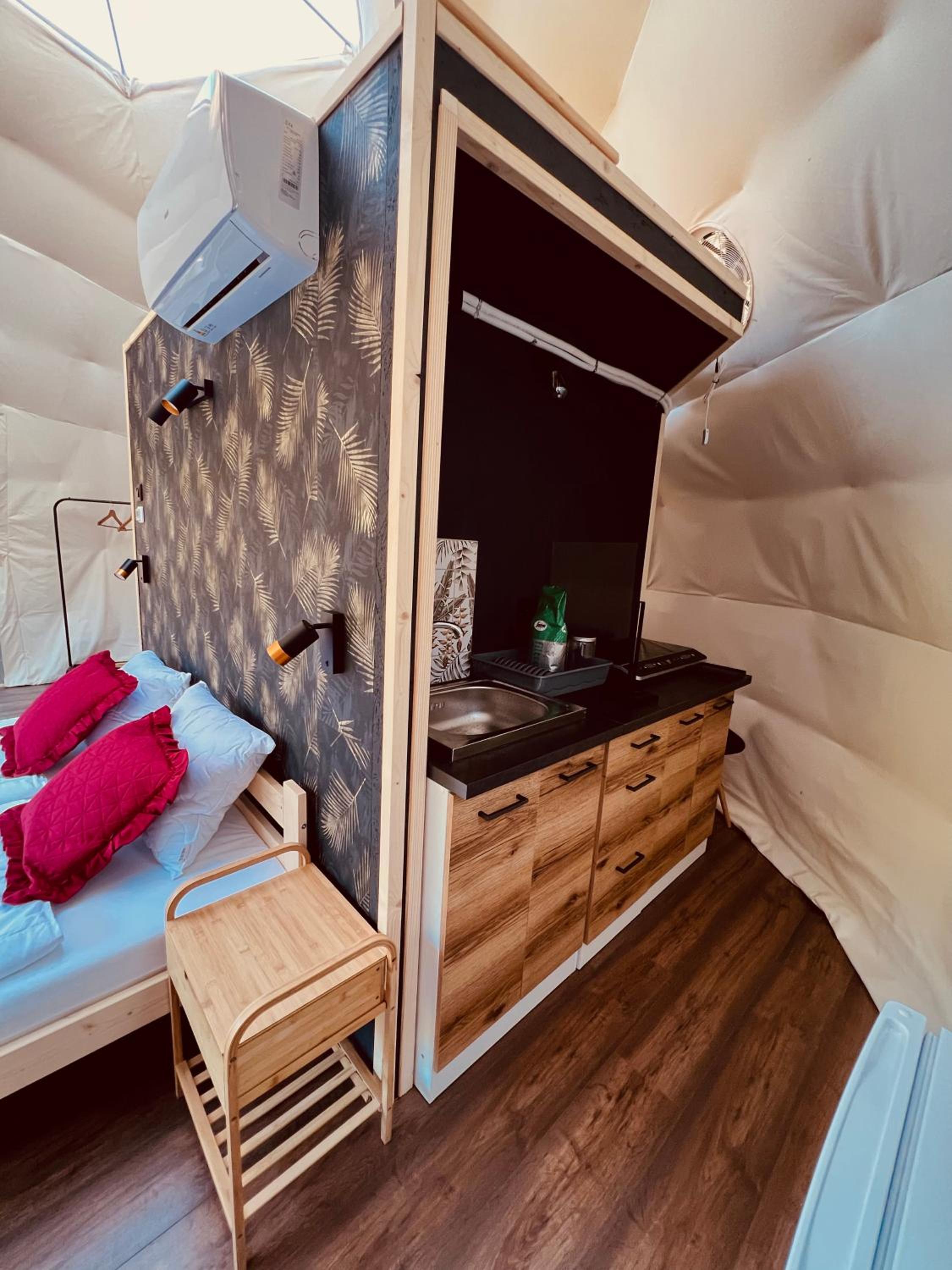 Glamping Stacja Zieleniec w Nałęczowie
