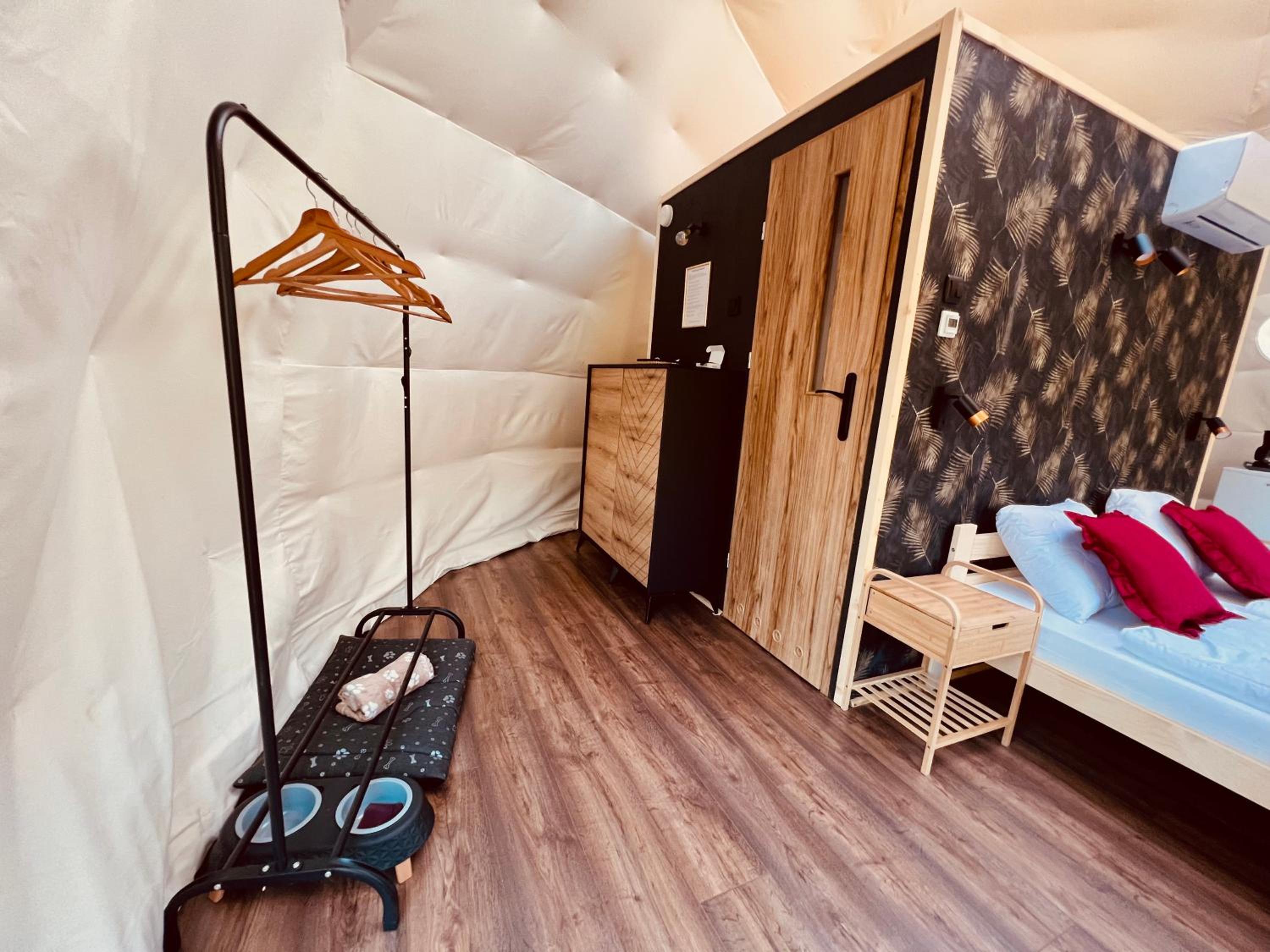 Glamping Stacja Zieleniec w Nałęczowie