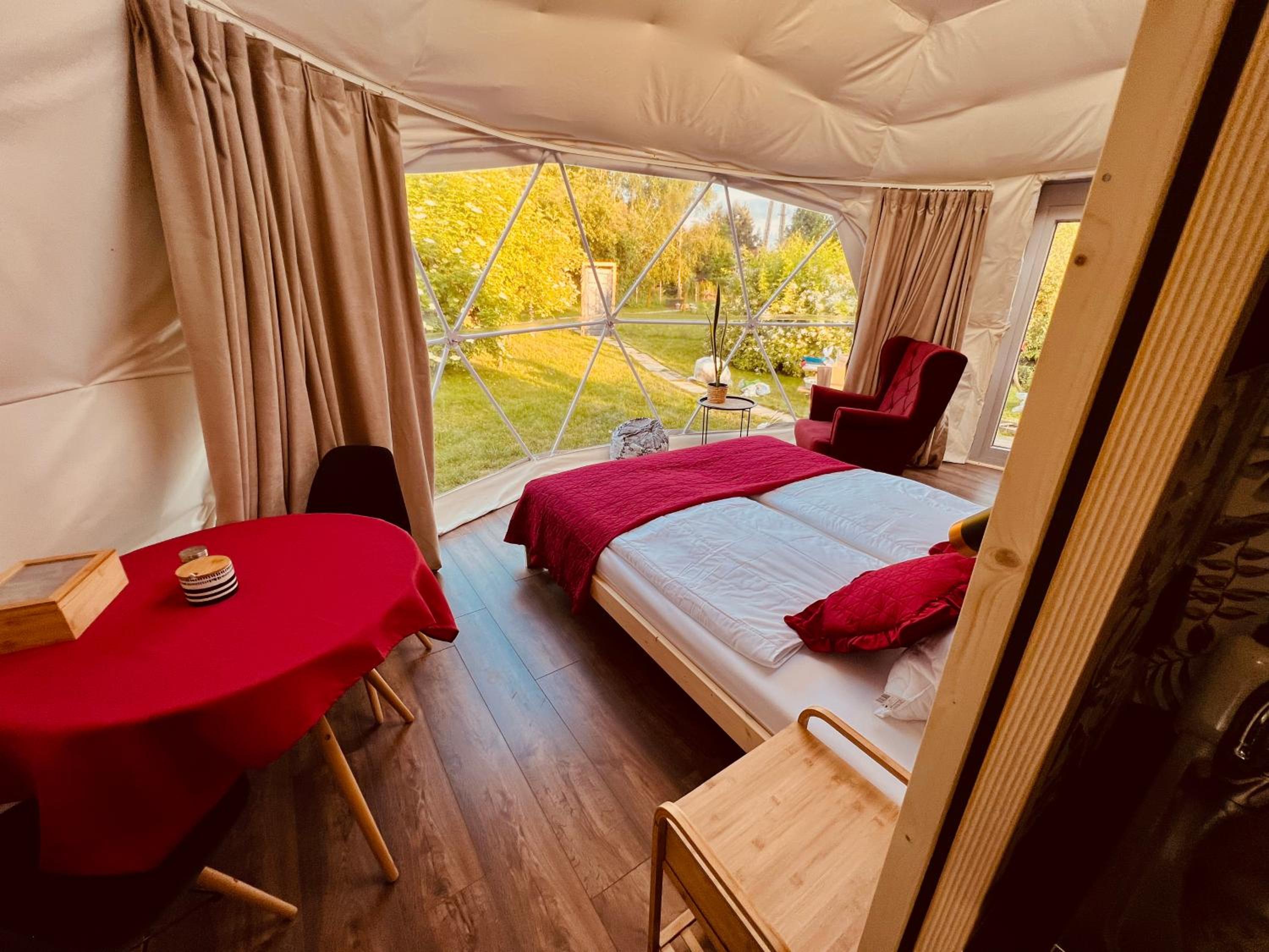 Glamping Stacja Zieleniec w Nałęczowie