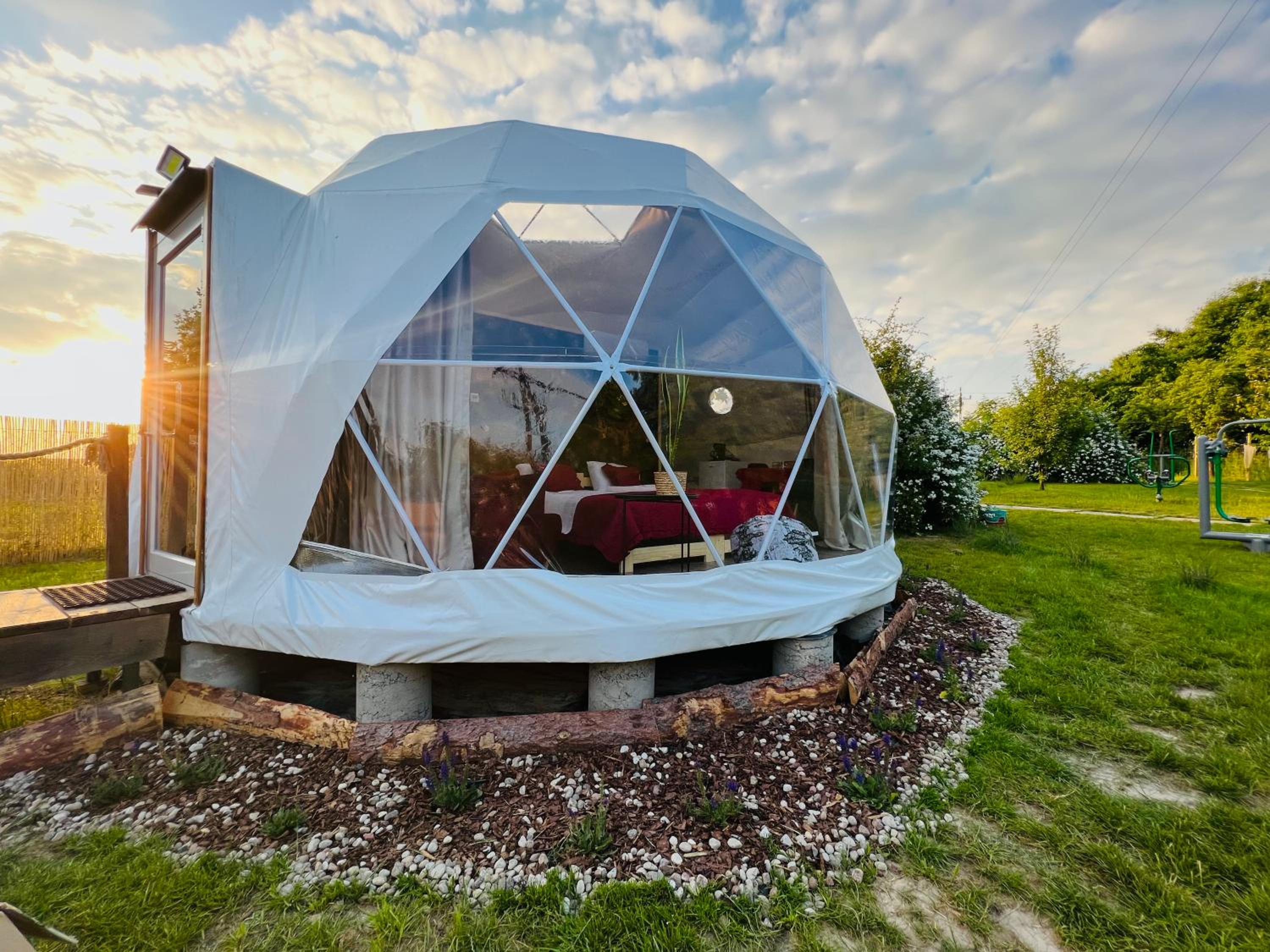 Glamping Stacja Zieleniec w Nałęczowie