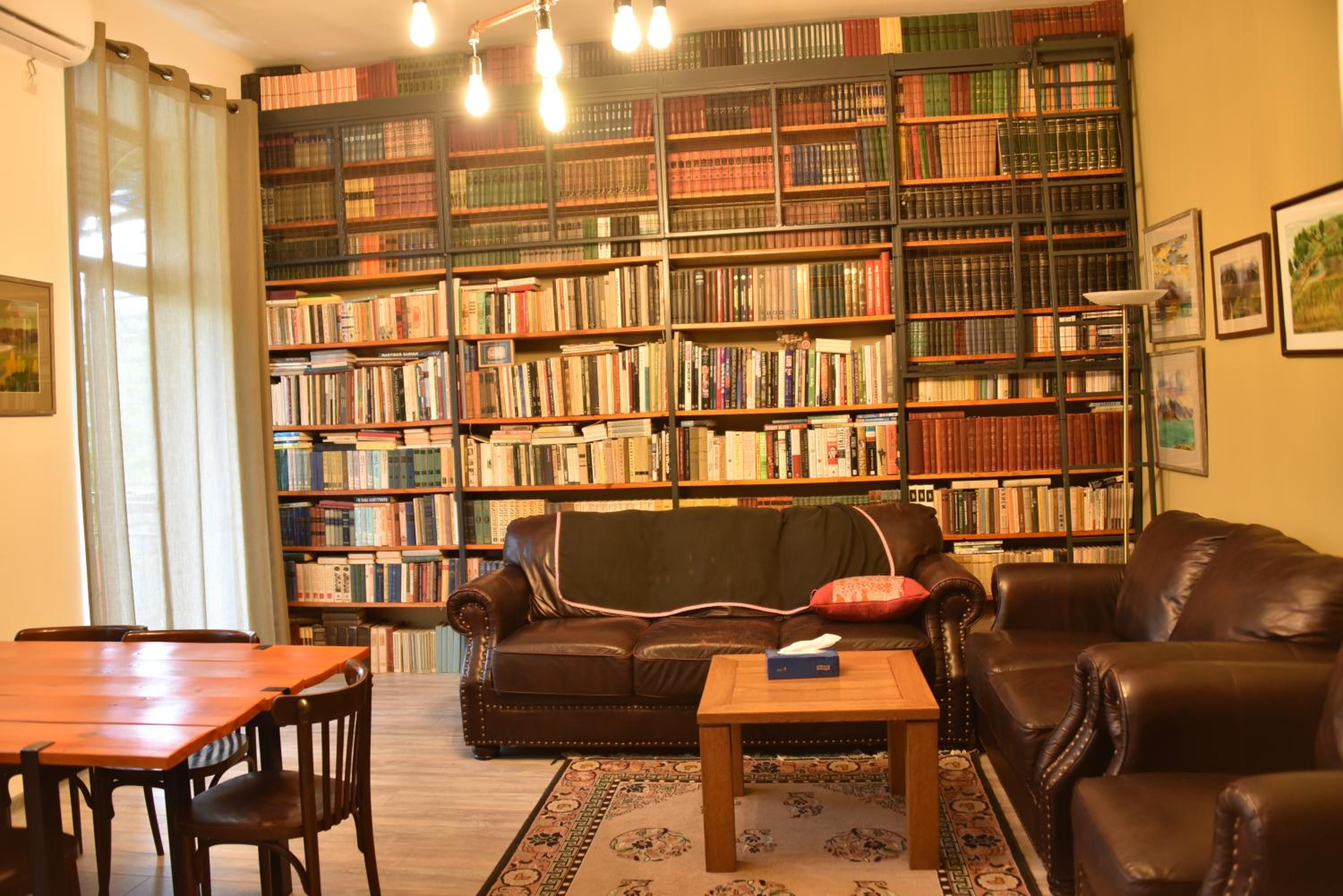 Library apartment with balcony near Opera
