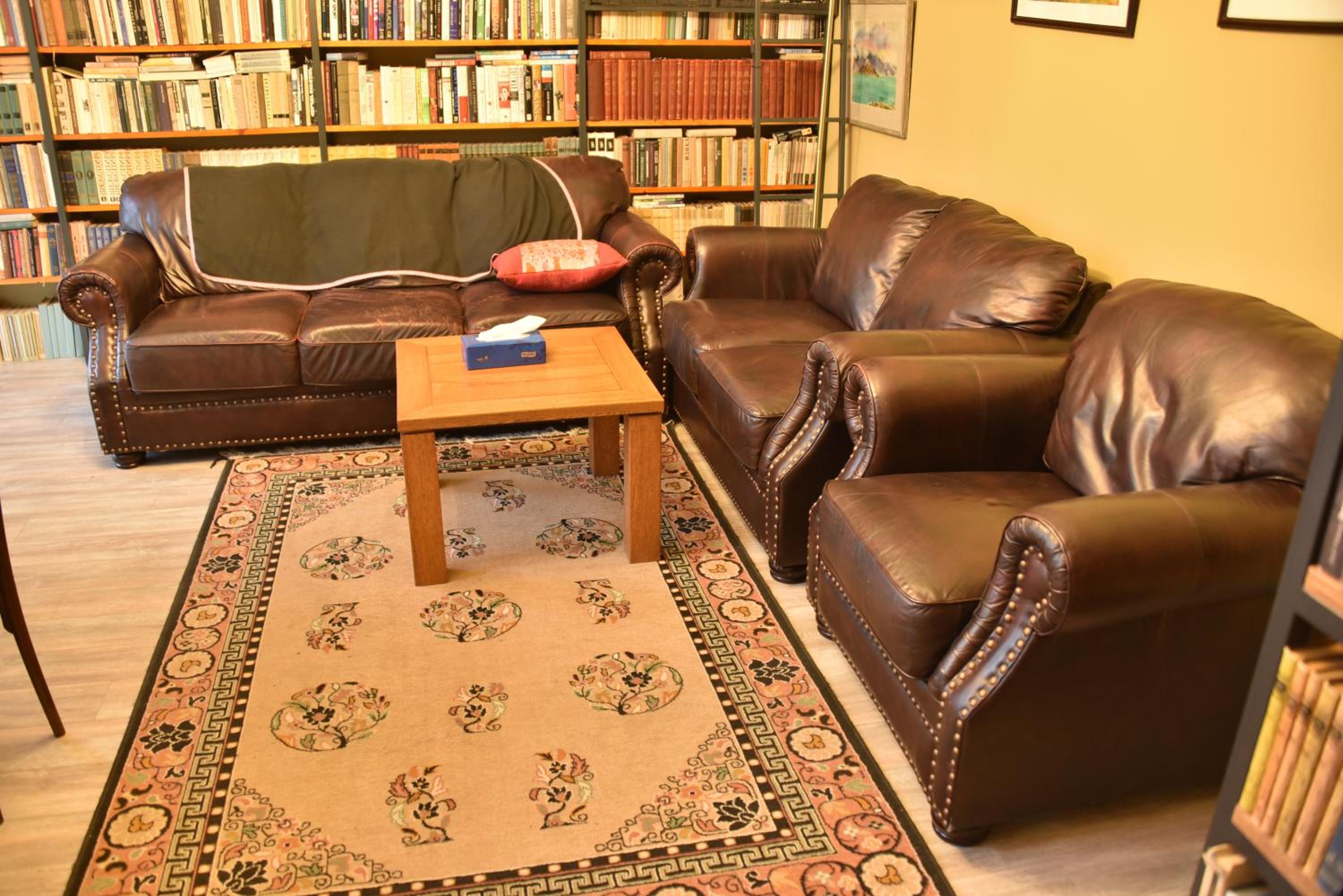 Library apartment with balcony near Opera