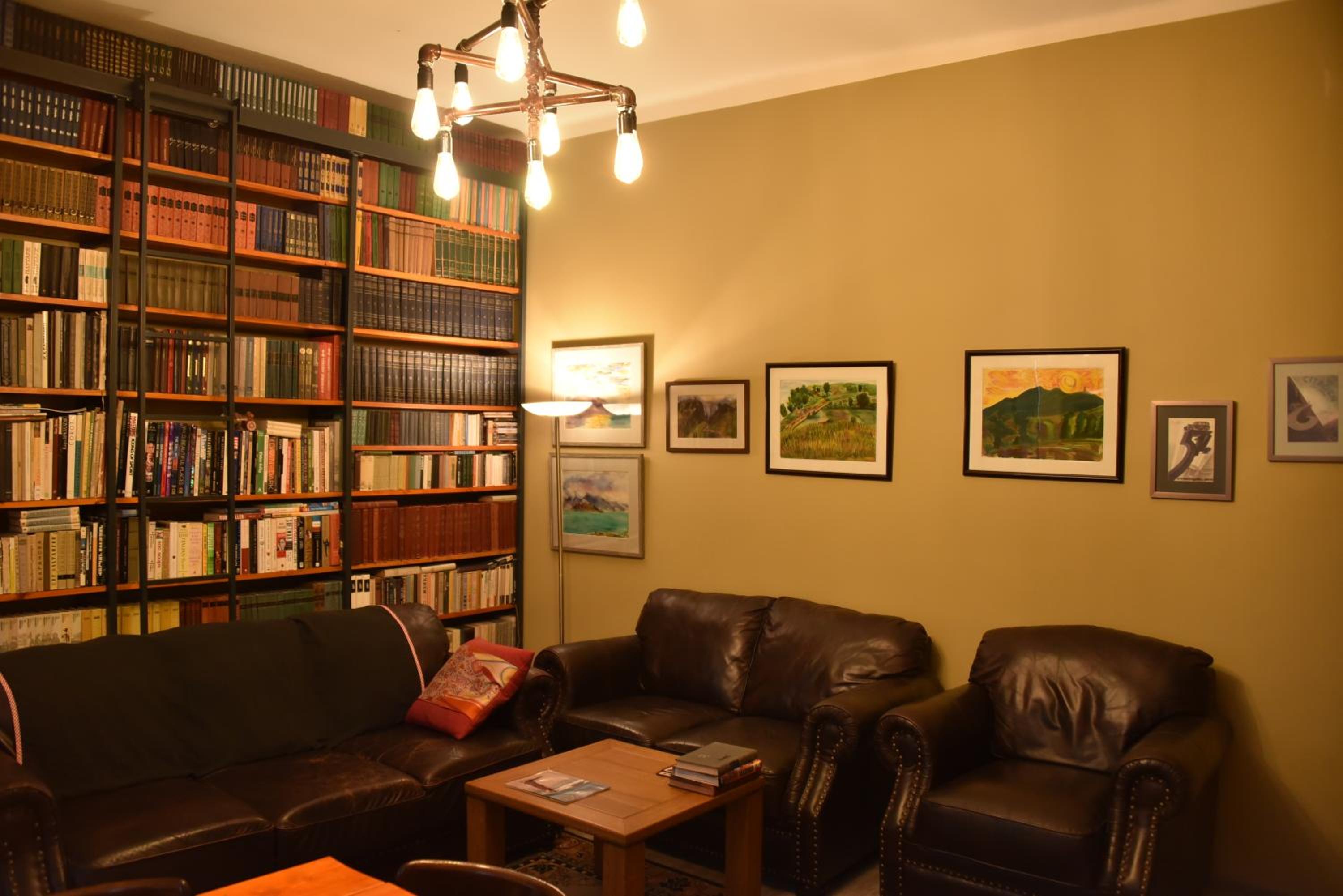 Library apartment with balcony near Opera