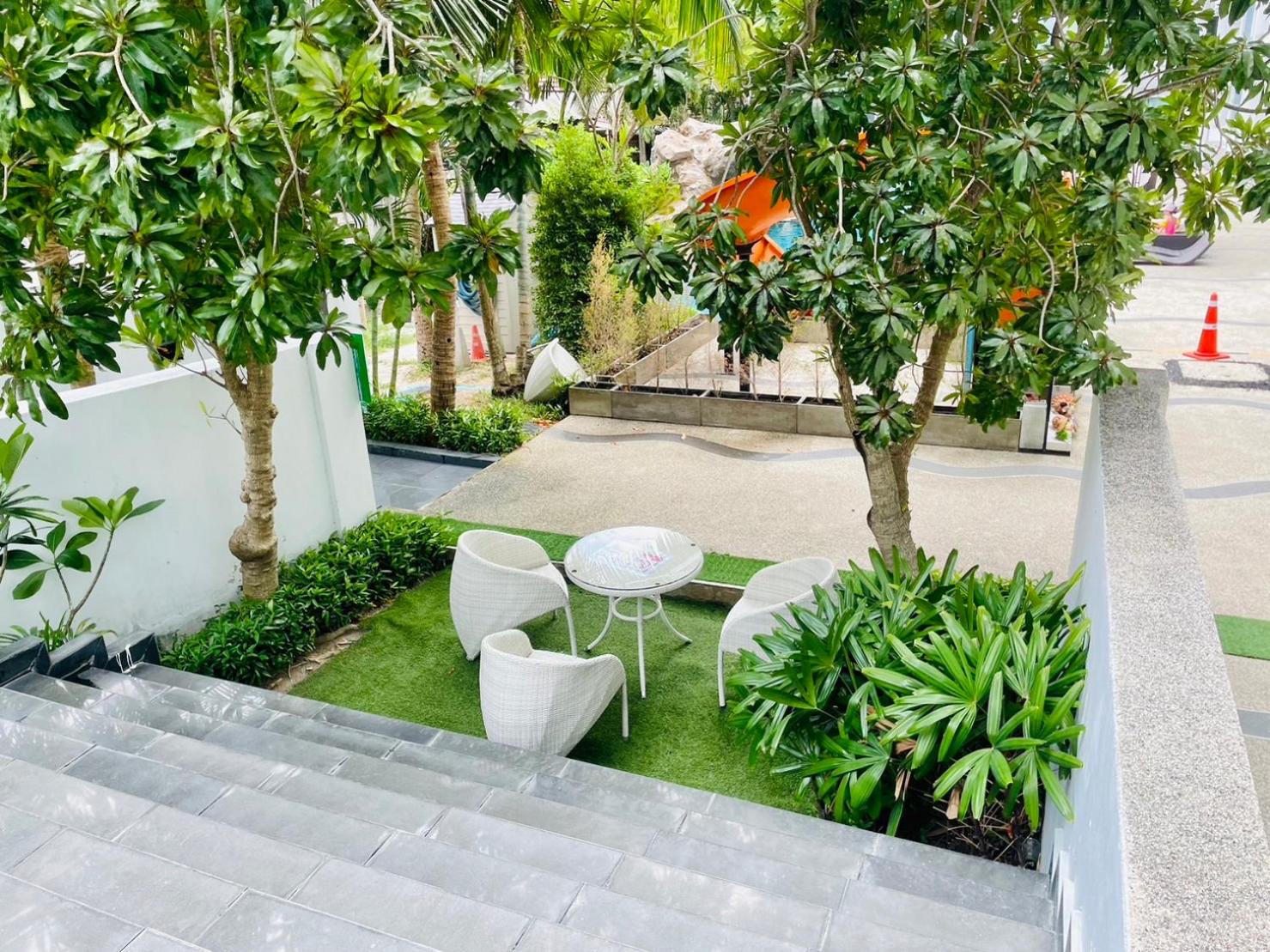 Club Royal Wongamat by Pattaya Sunny Rentals view 3