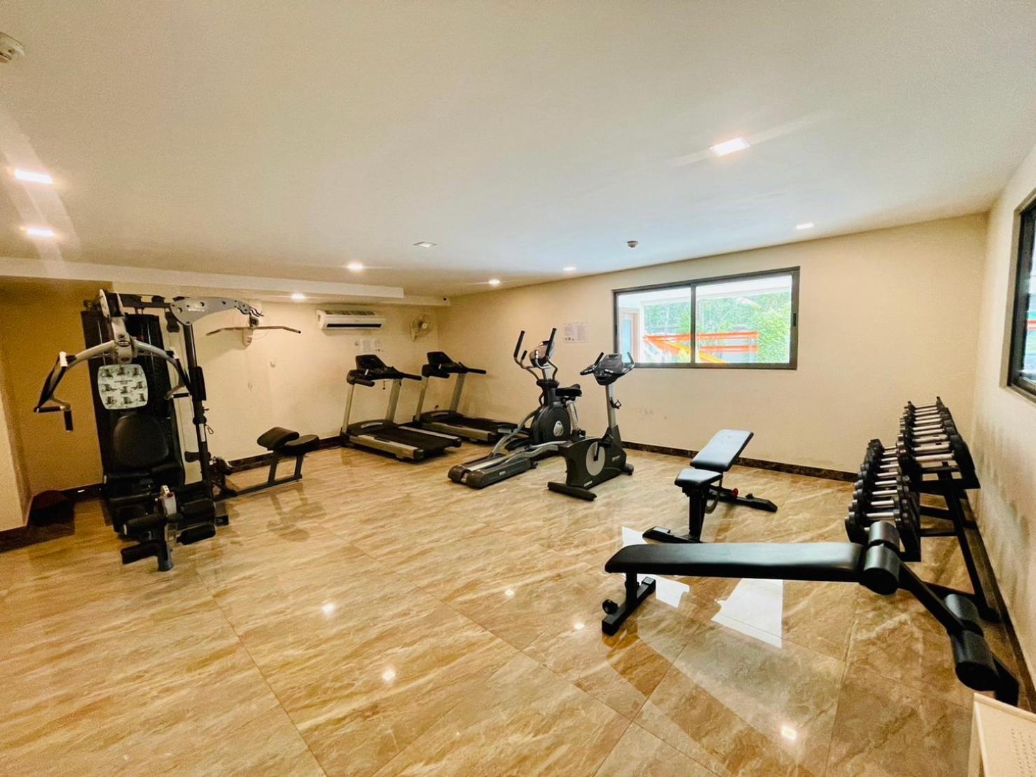 Club Royal Wongamat by Pattaya Sunny Rentals view 5