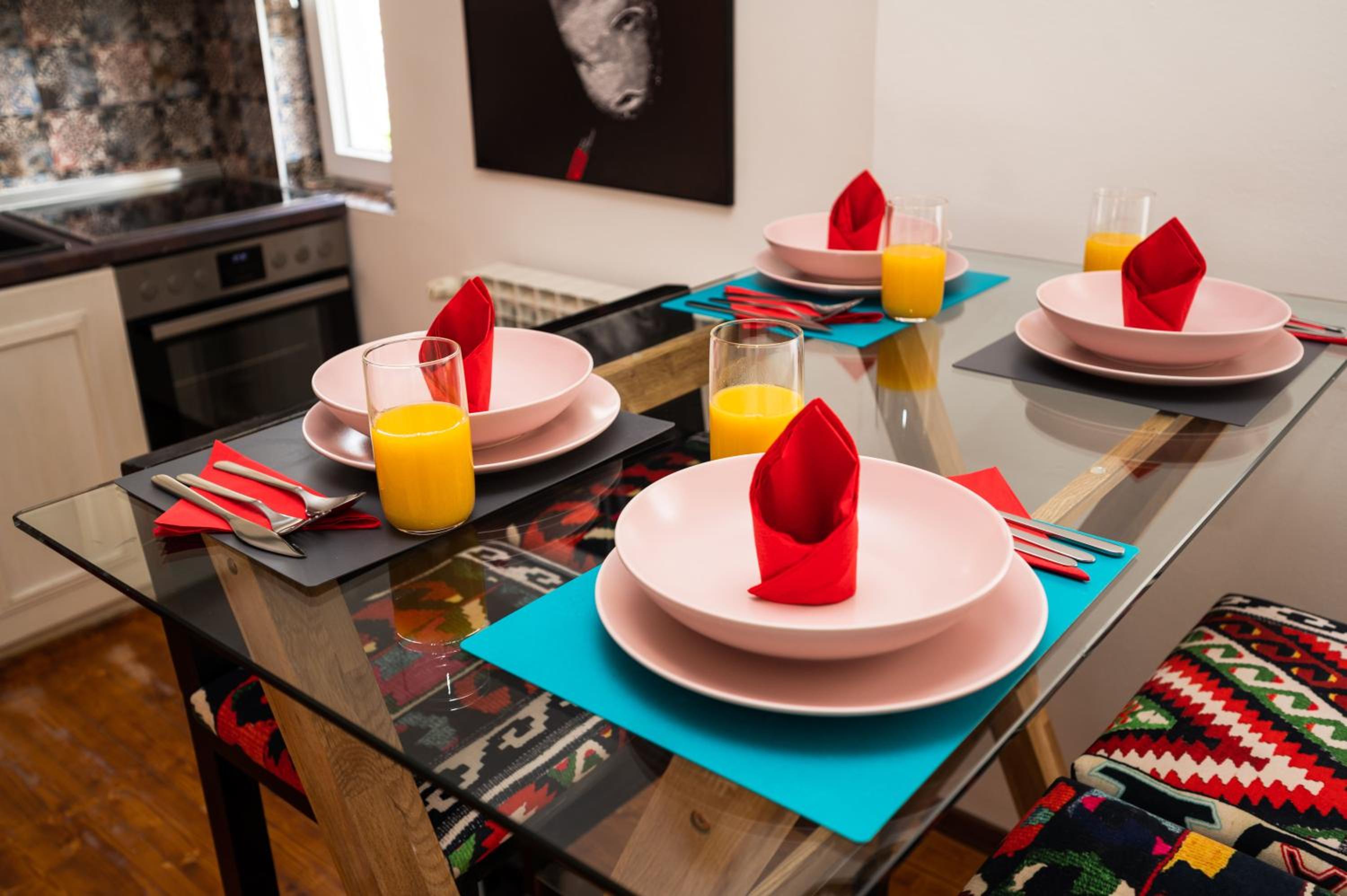 Authentic Design 2BDR Apartment in Old Town