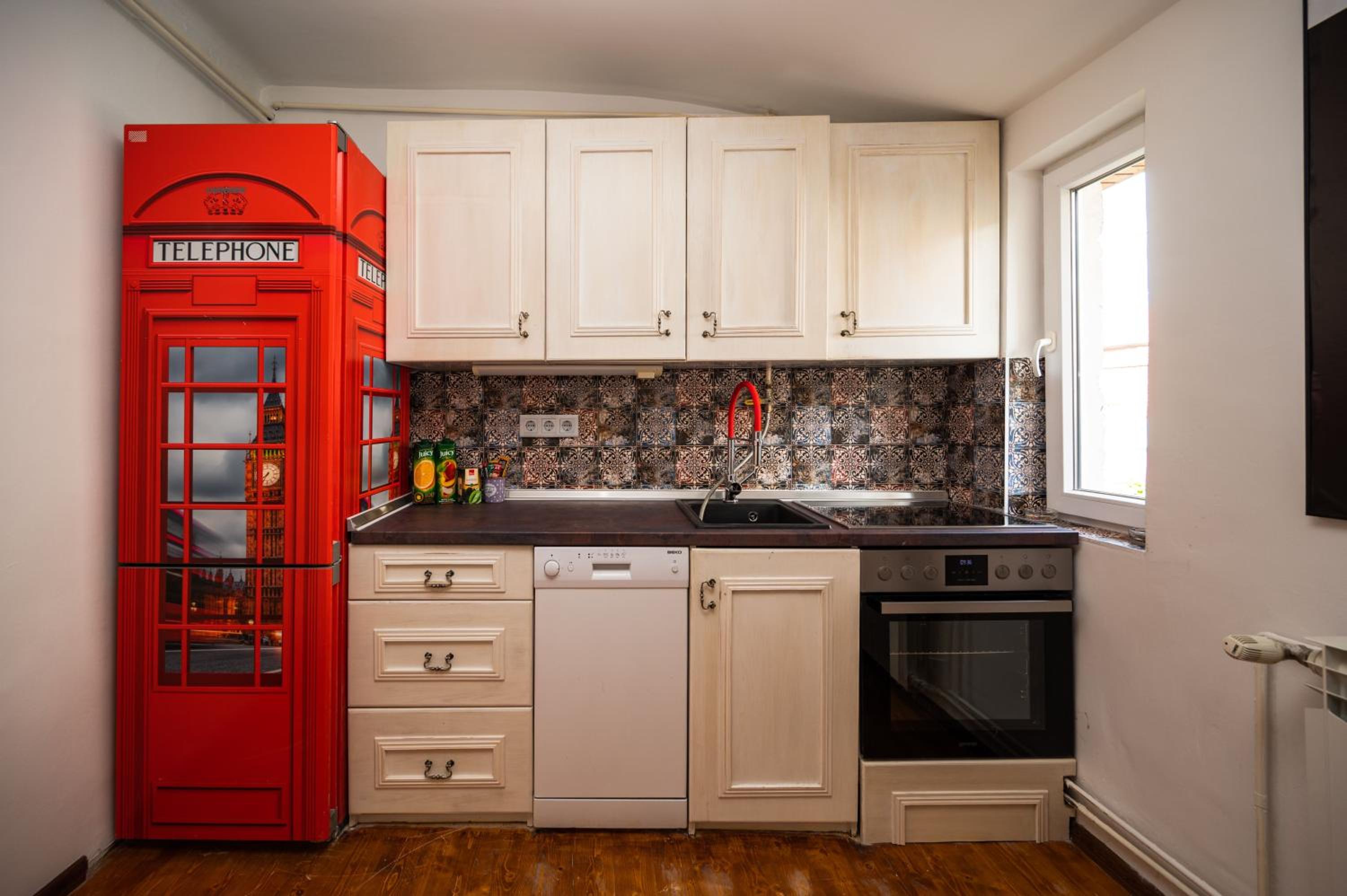 Authentic Design 2BDR Apartment in Old Town