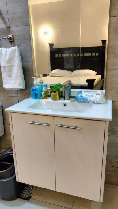 Stylish 2BR Haven: Urban Retreat view 3