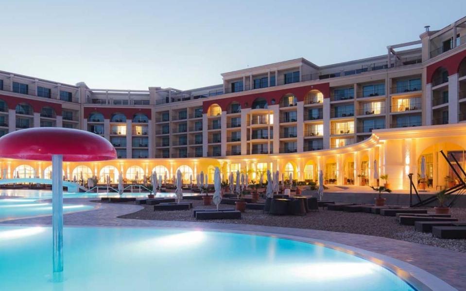 Lighthouse Golf Resort & Spa Apartments