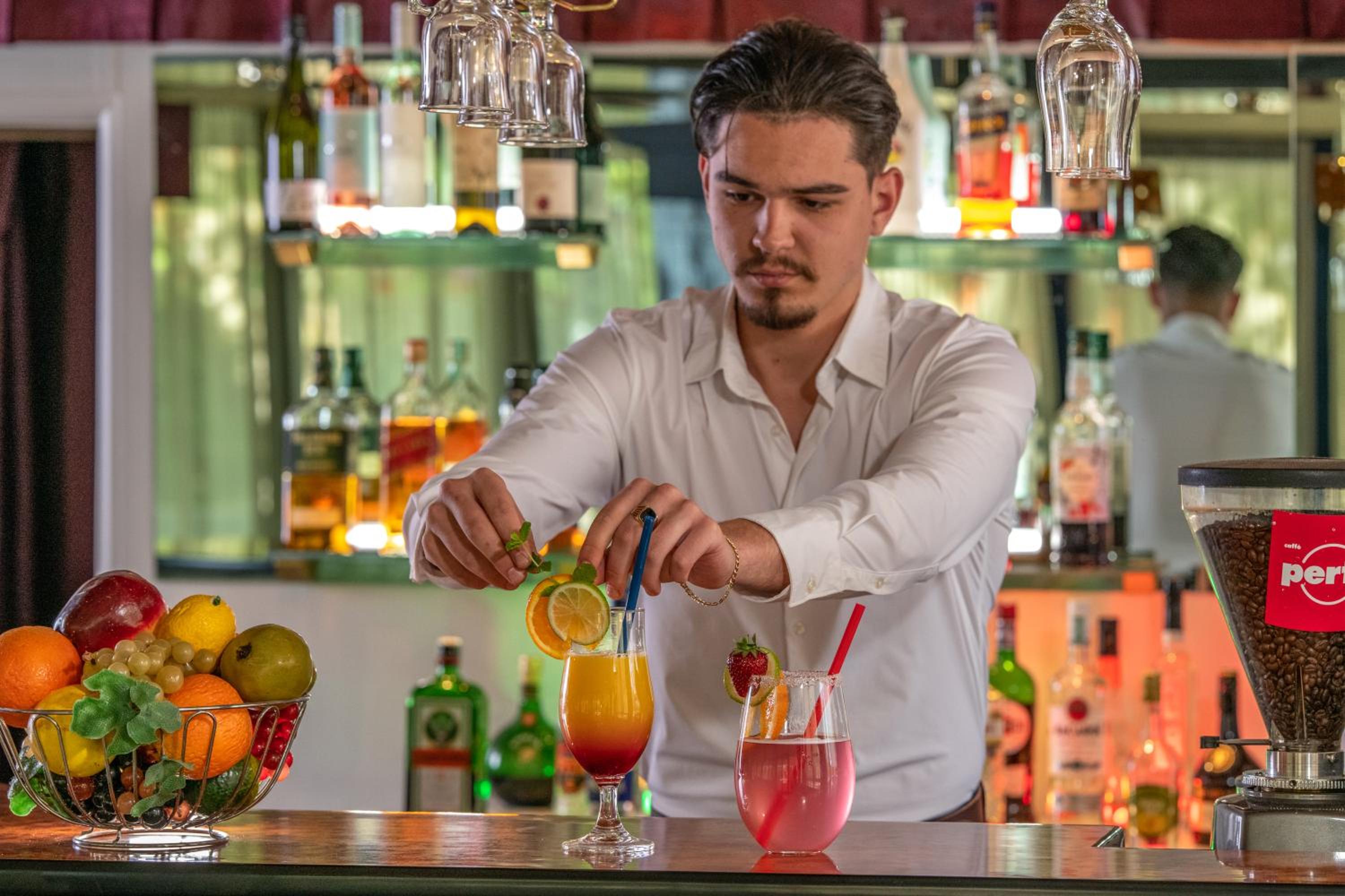 bar