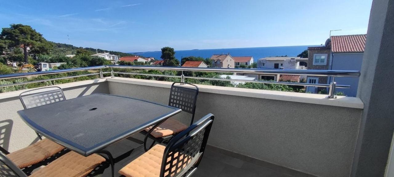 Apartments Lora