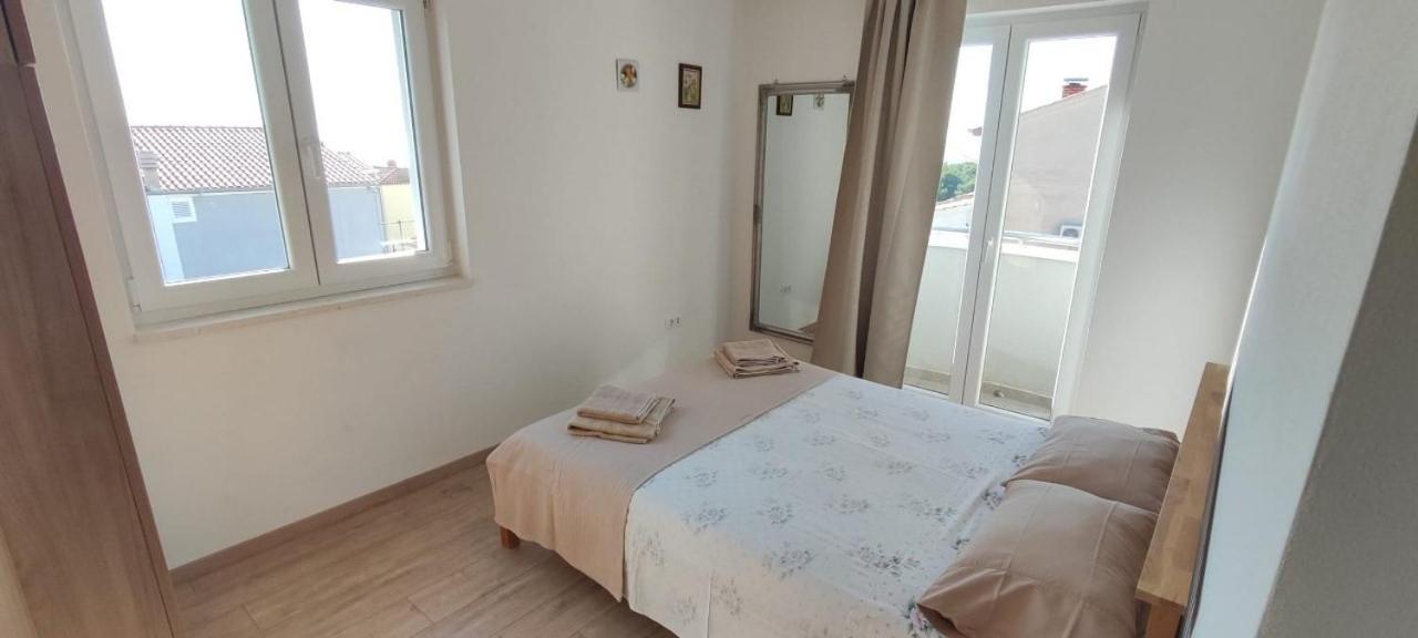 Apartments Lora