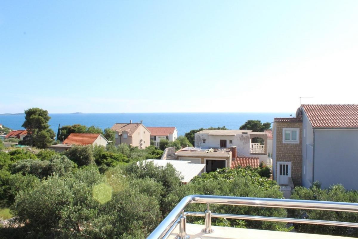 Apartments Lora