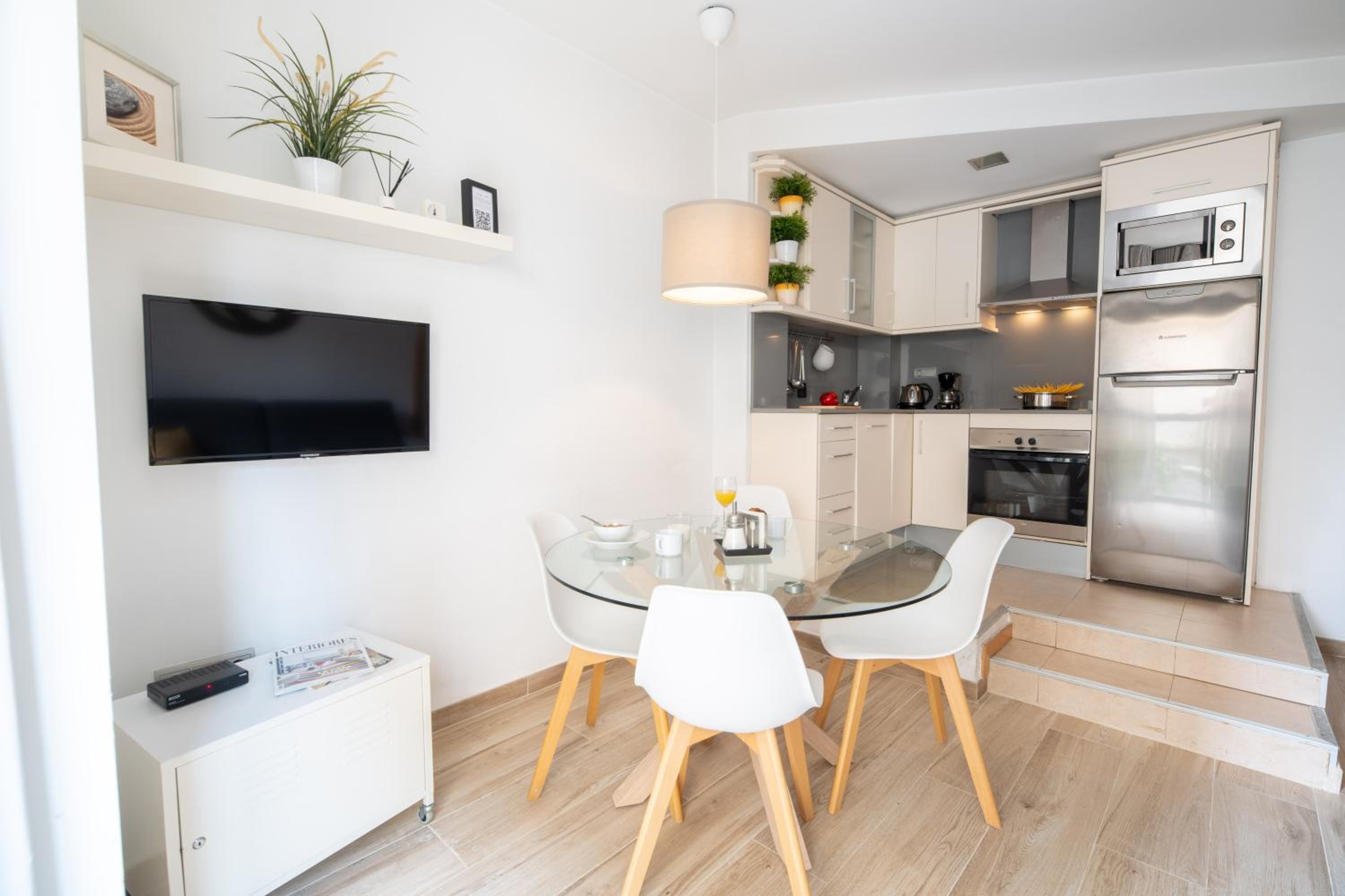 Feelathome Poblenou Beach Apartments