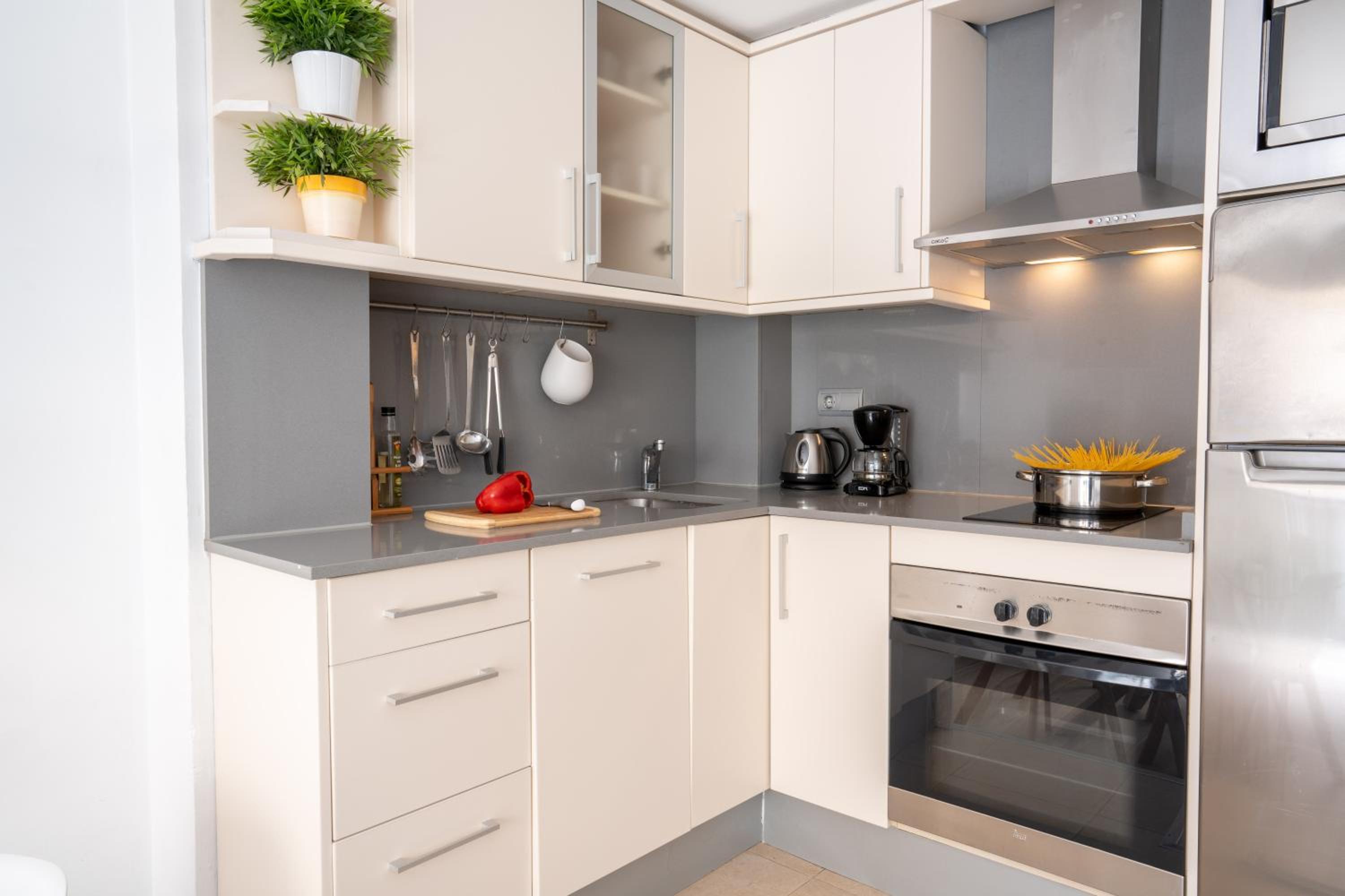 Feelathome Poblenou Beach Apartments