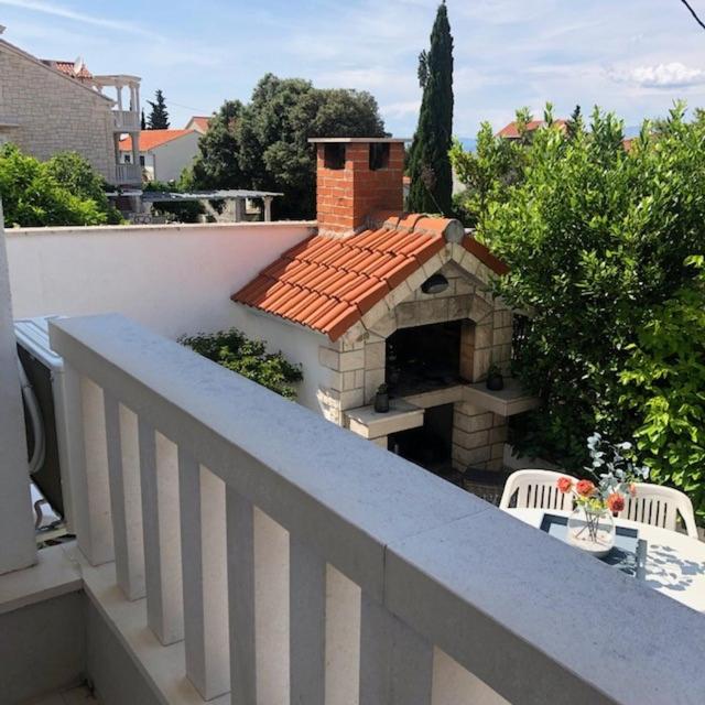 Karina Apartments