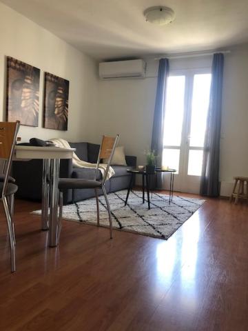 Karina Apartments