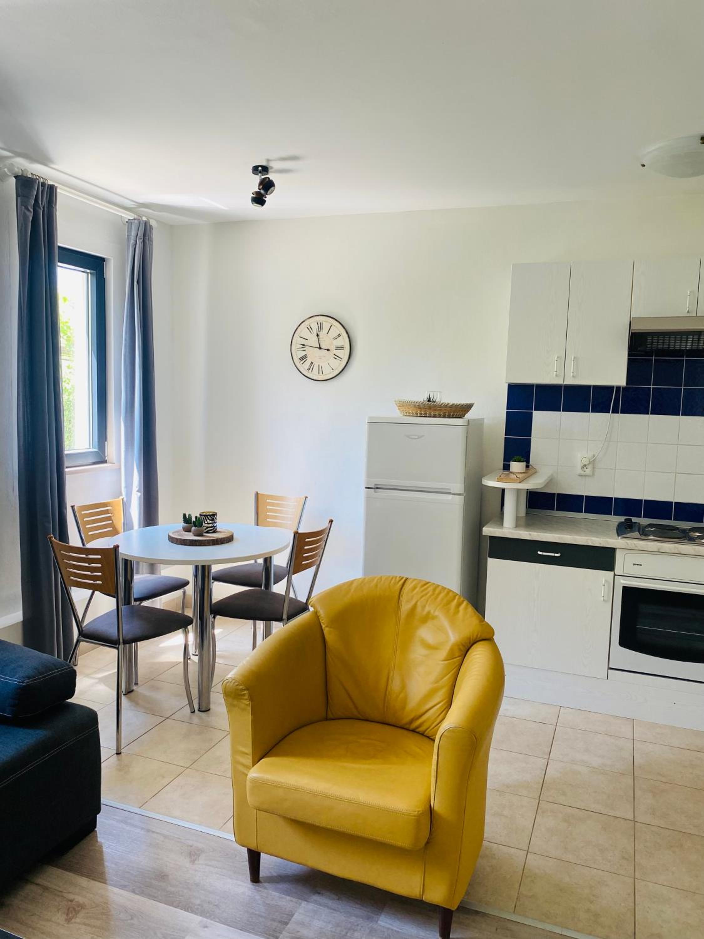 Karina Apartments