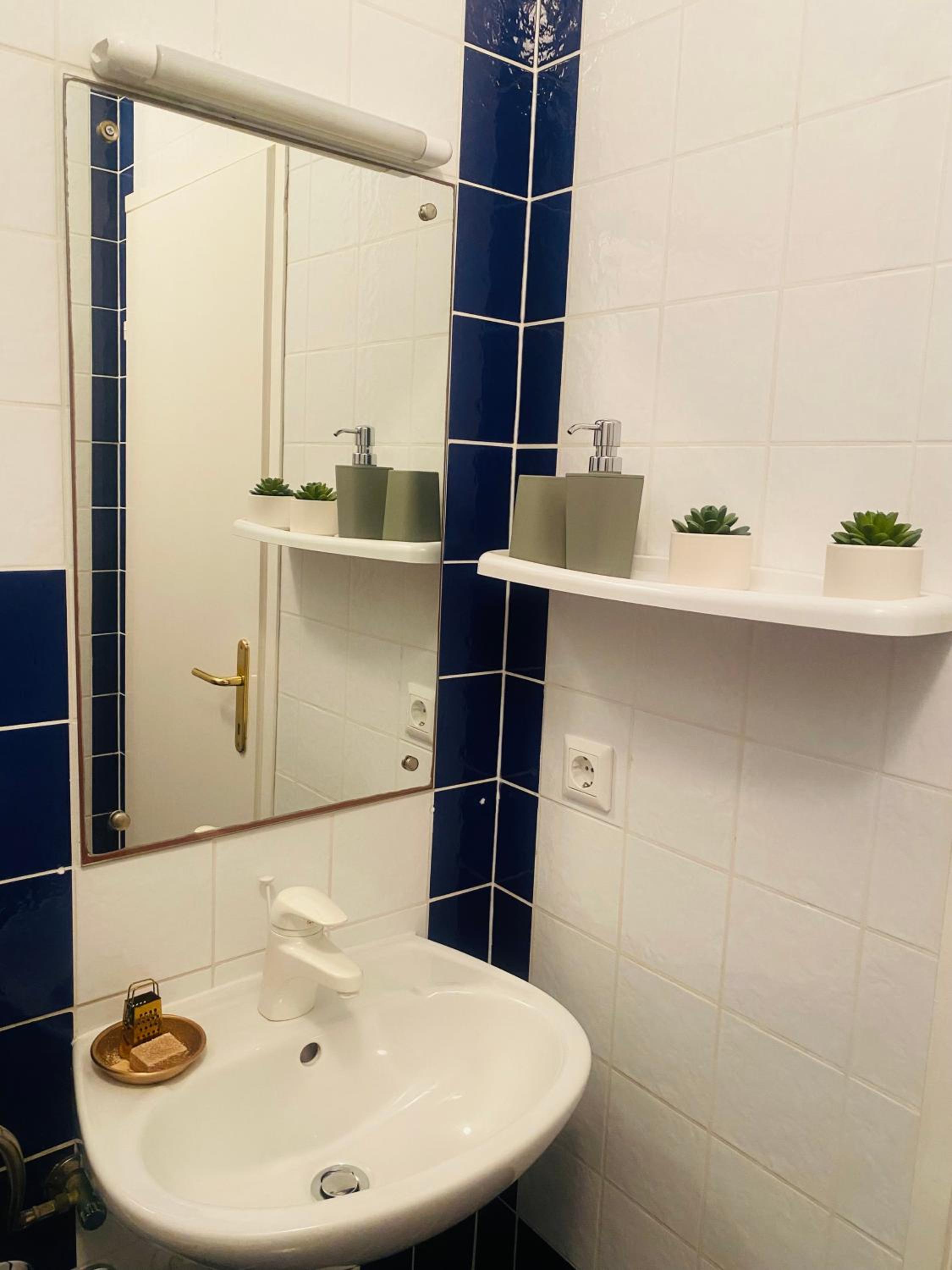 Karina Apartments