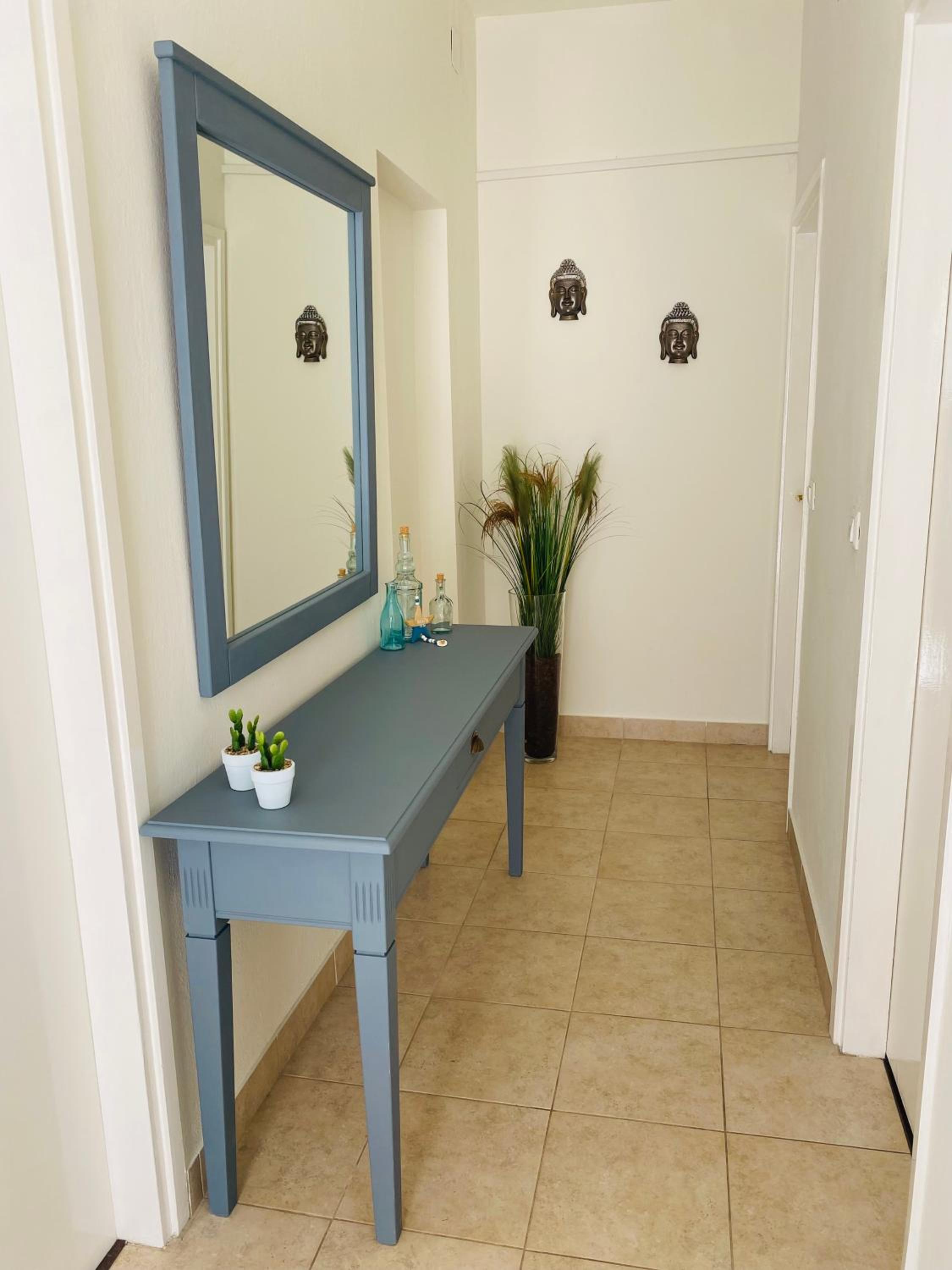 Karina Apartments