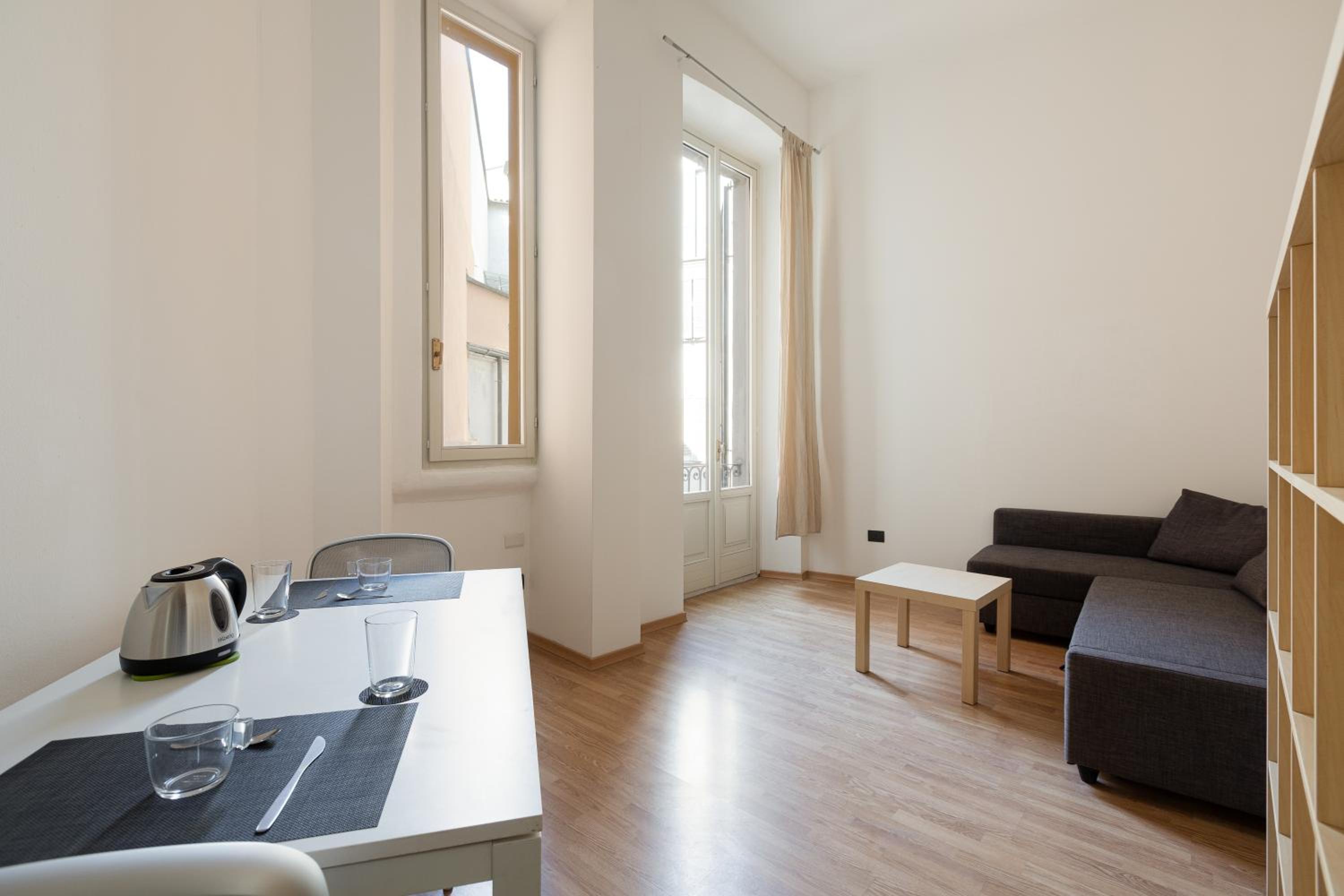GuestHost - Central Studio APTS Milano-Corso Magenta