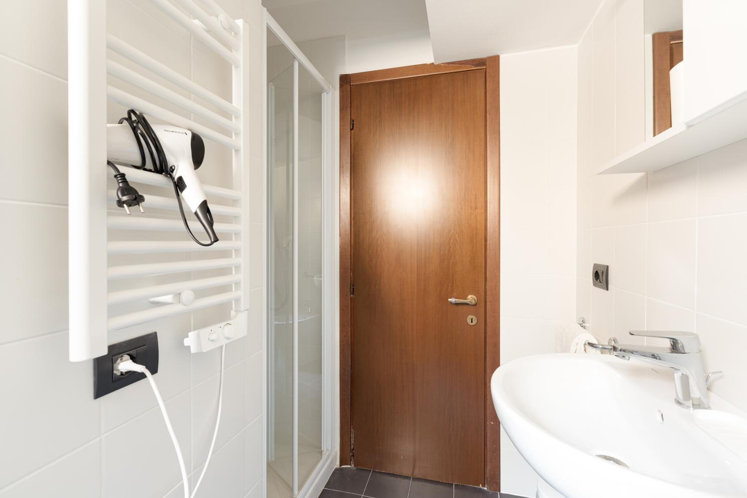 GuestHost - Central Studio APTS Milano-Corso Magenta