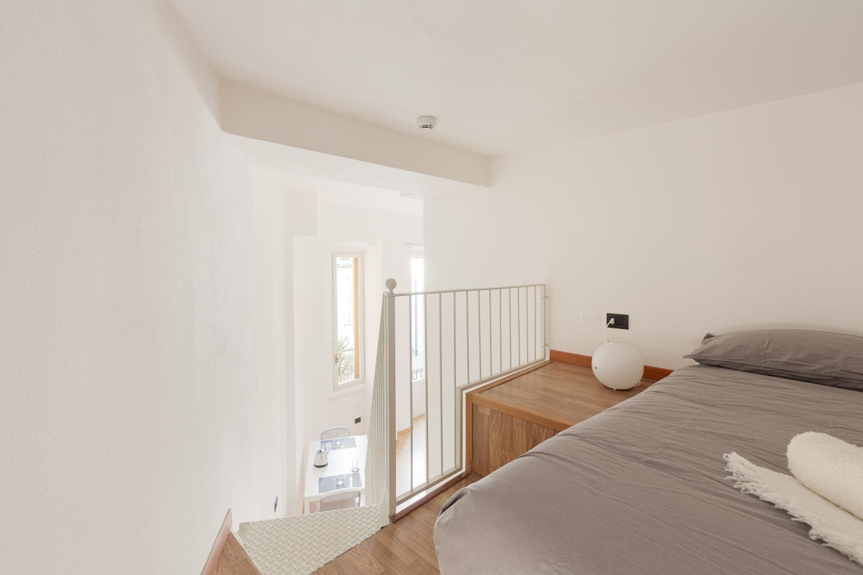 GuestHost - Central Studio APTS Milano-Corso Magenta
