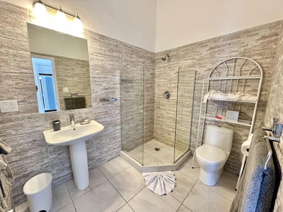 Villa 218E Jolly Harbour