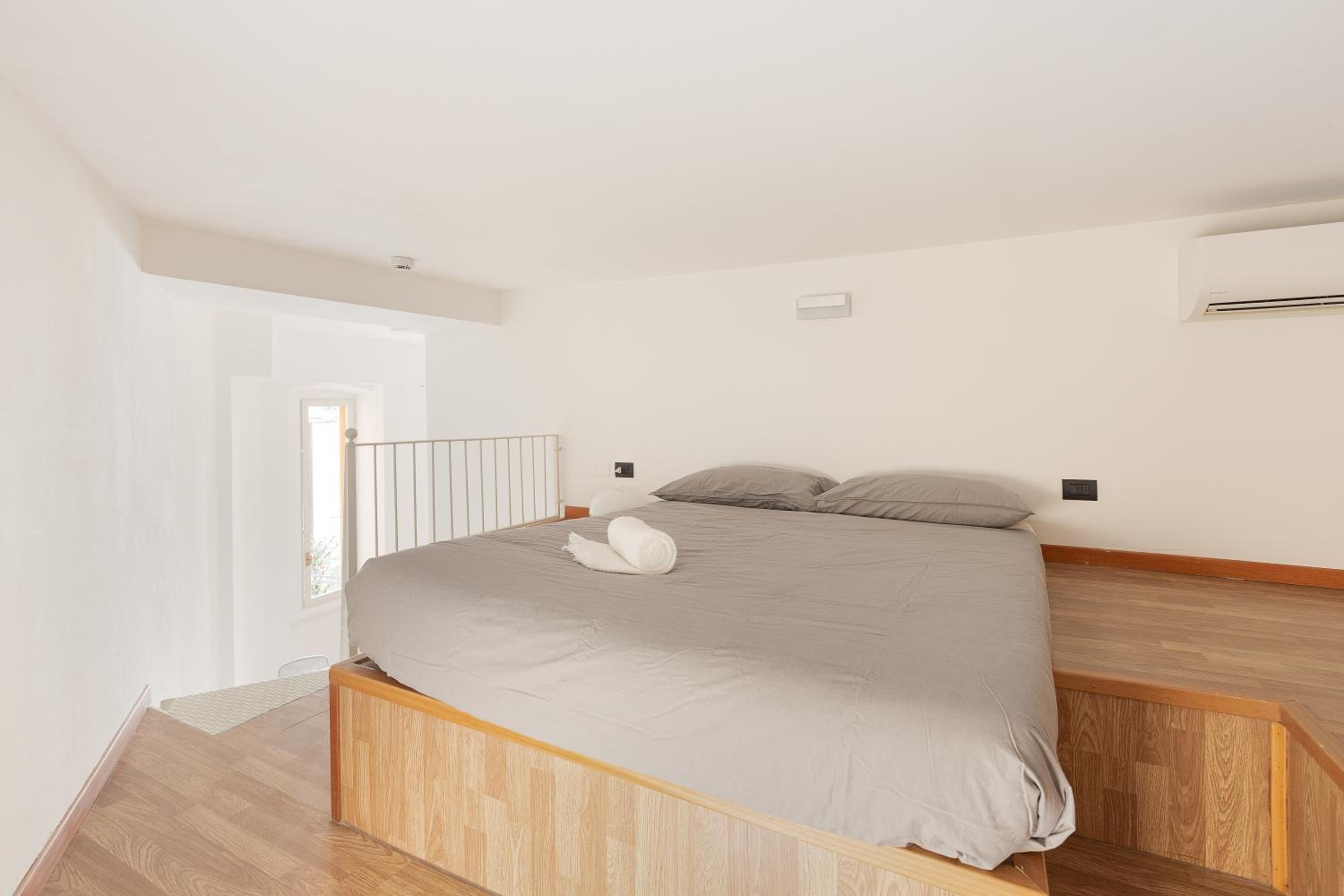 GuestHost - Central Studio APTS Milano-Corso Magenta