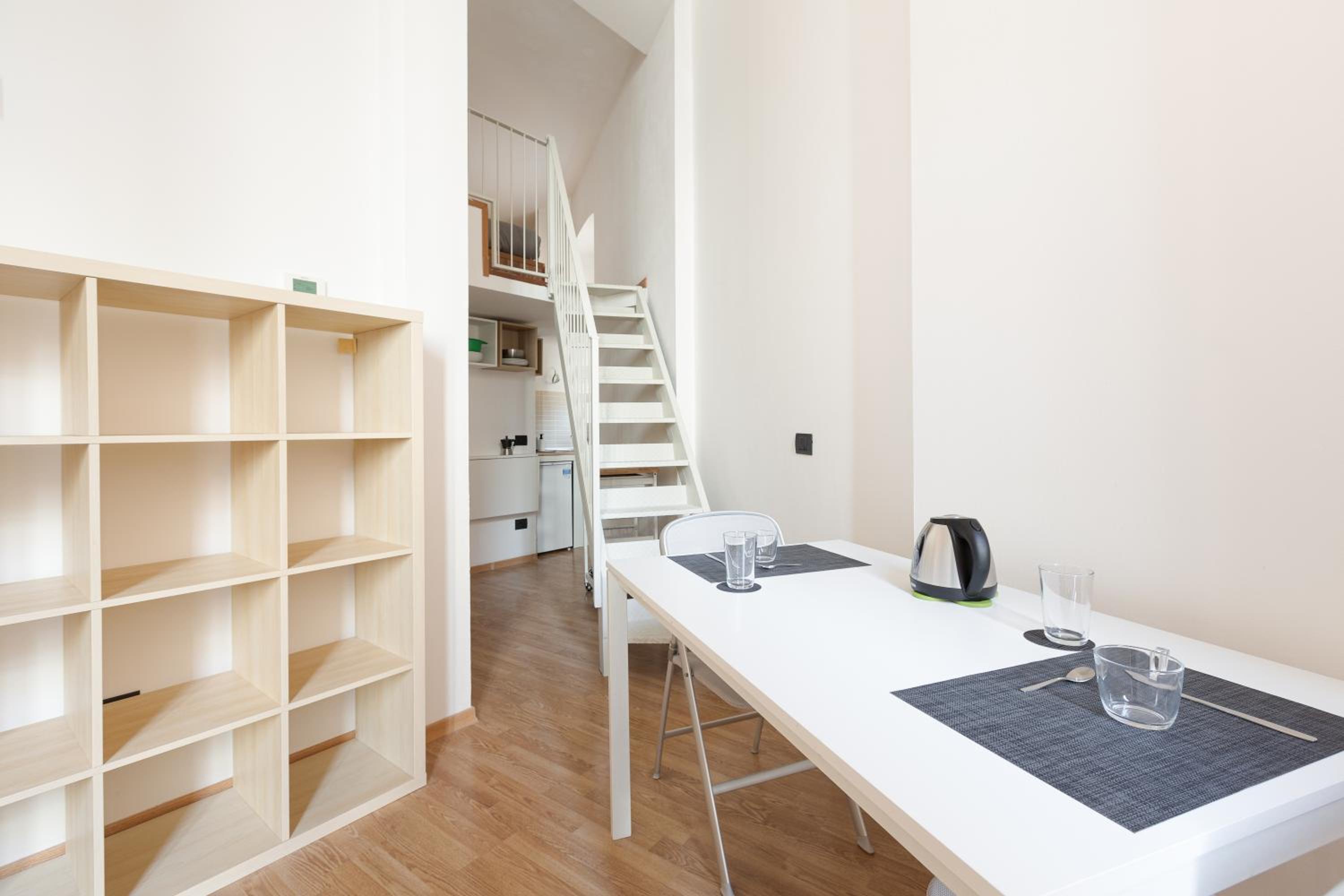 GuestHost - Central Studio APTS Milano-Corso Magenta