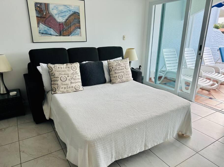 Villa 218E Jolly Harbour