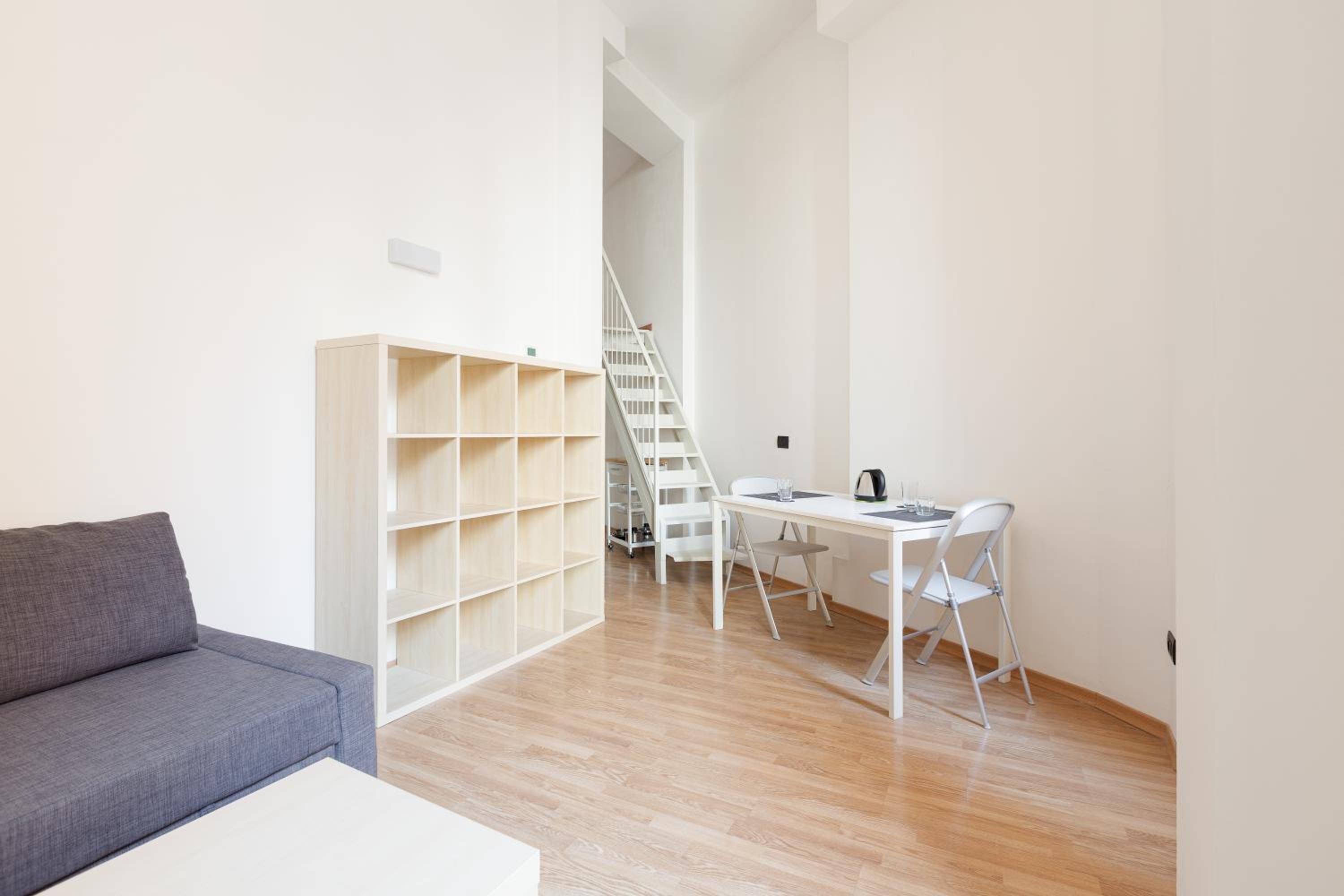 GuestHost - Central Studio APTS Milano-Corso Magenta