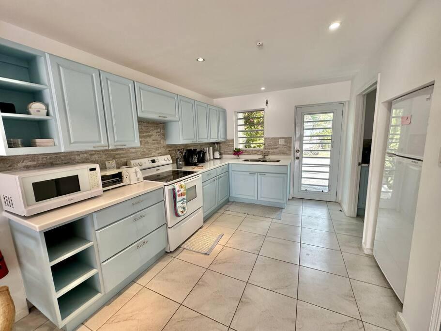 Villa 218E Jolly Harbour
