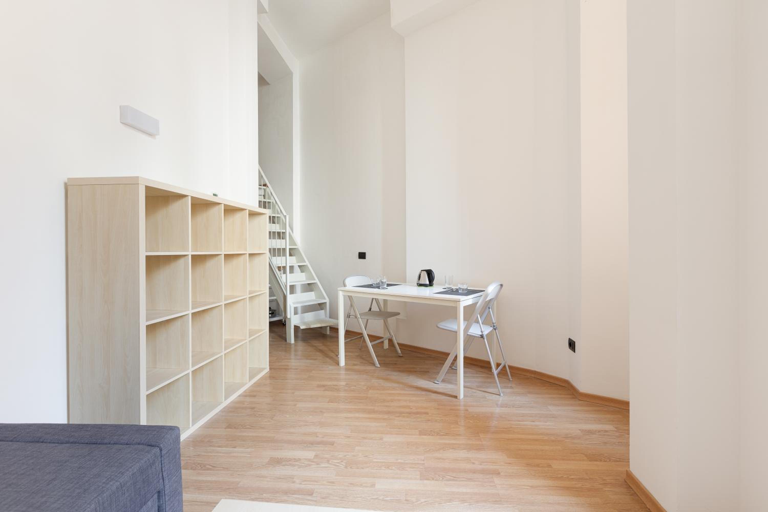 GuestHost - Central Studio APTS Milano-Corso Magenta