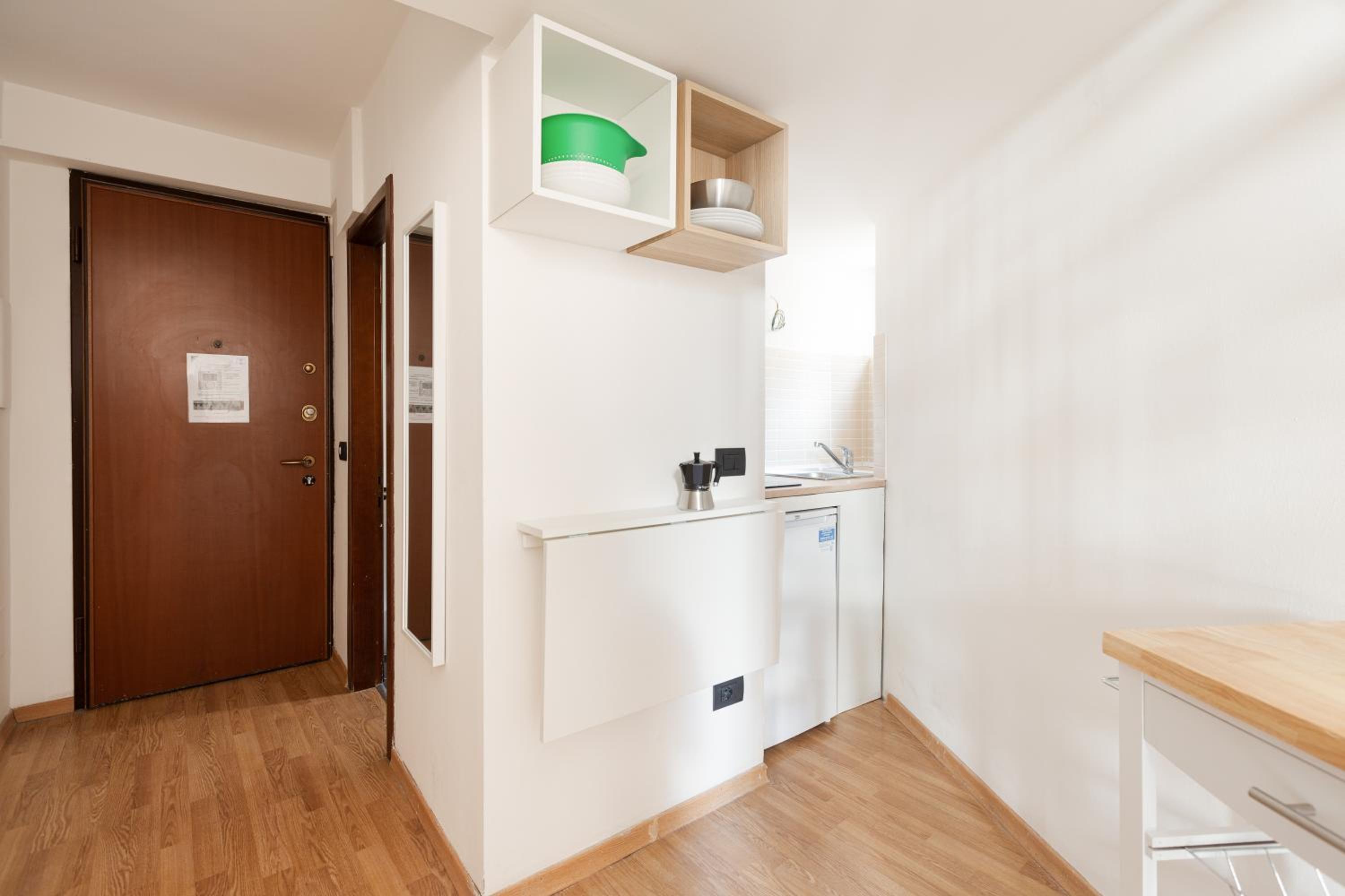 GuestHost - Central Studio APTS Milano-Corso Magenta