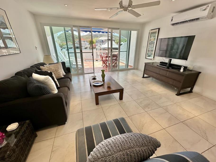 Villa 218E Jolly Harbour