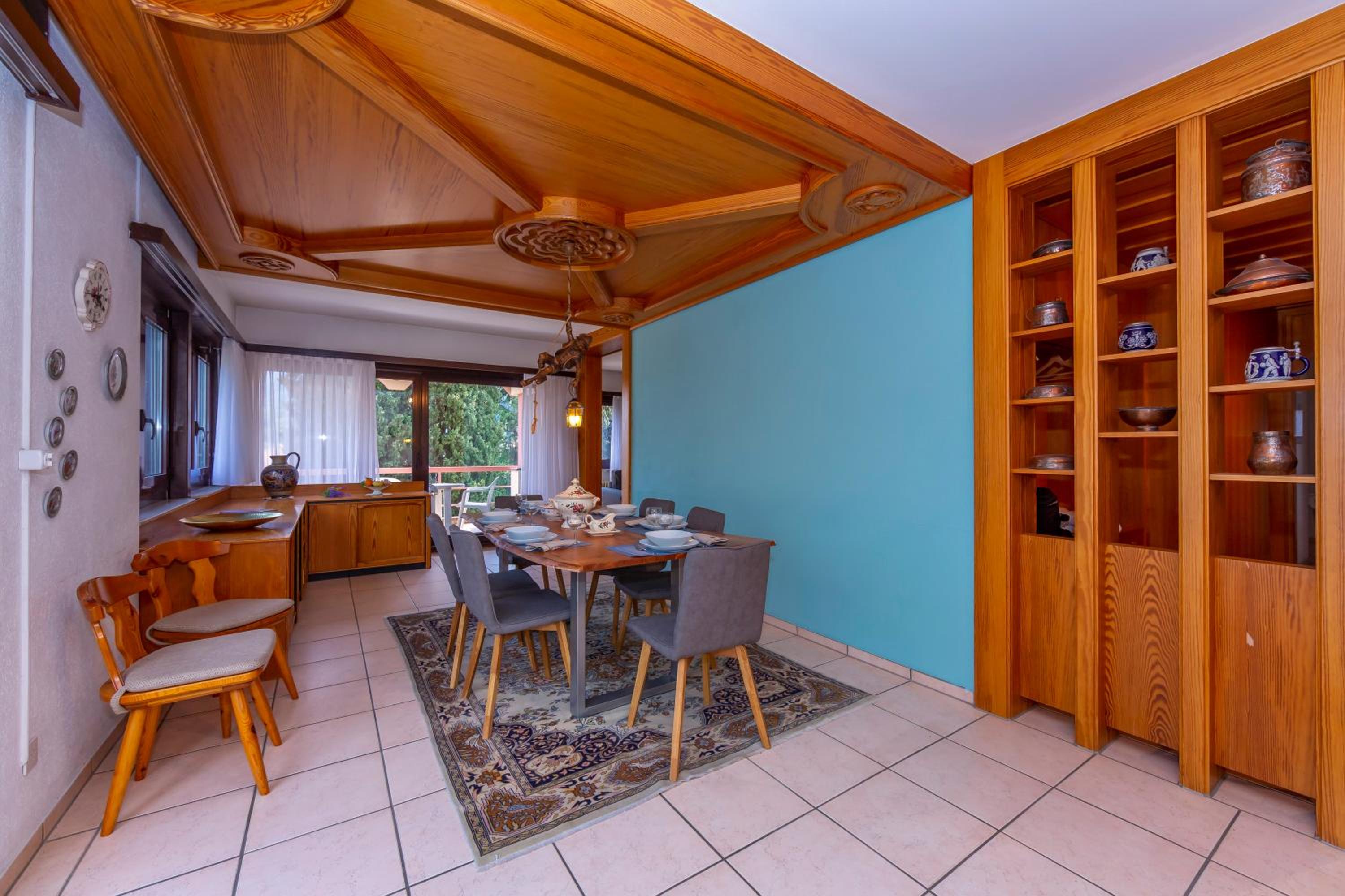 Casa Bader - Lake View Apt with Pool & Sauna - Happy Rentals
