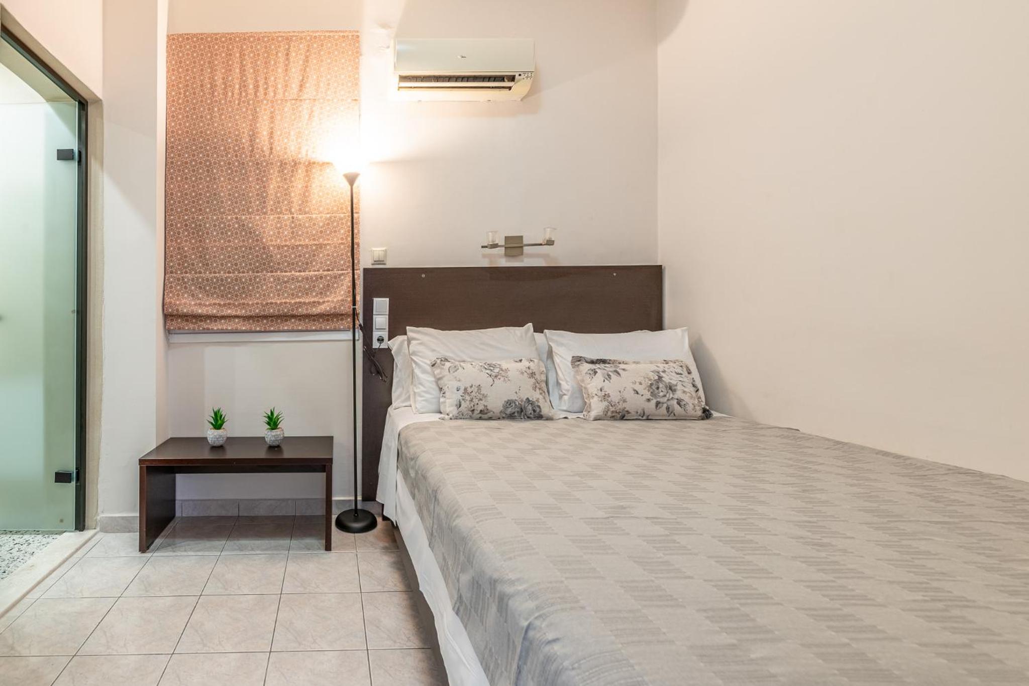 Mouria Studios & Apartments