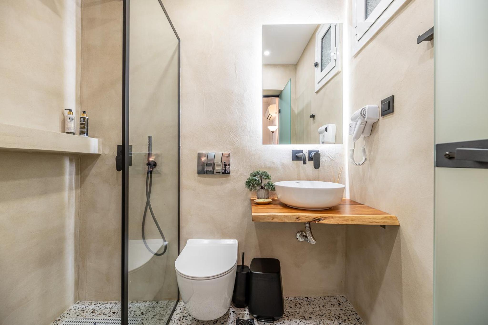 Mouria Studios & Apartments