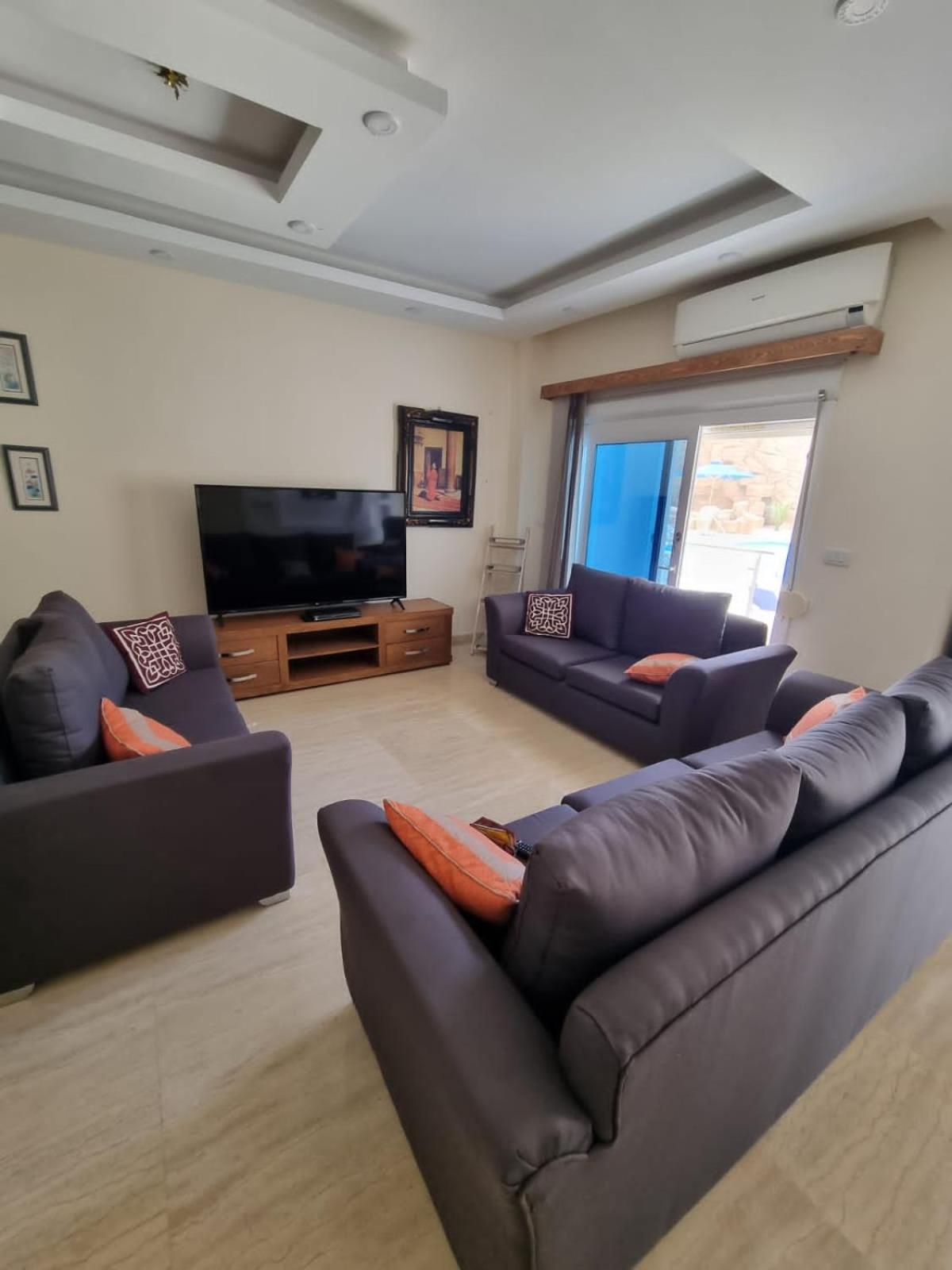 Beautiful 3-Bedroom Apartment on the Ground Floor with Personal Backyard Area and Terrace with Direct Pool Access and Pool View view 2