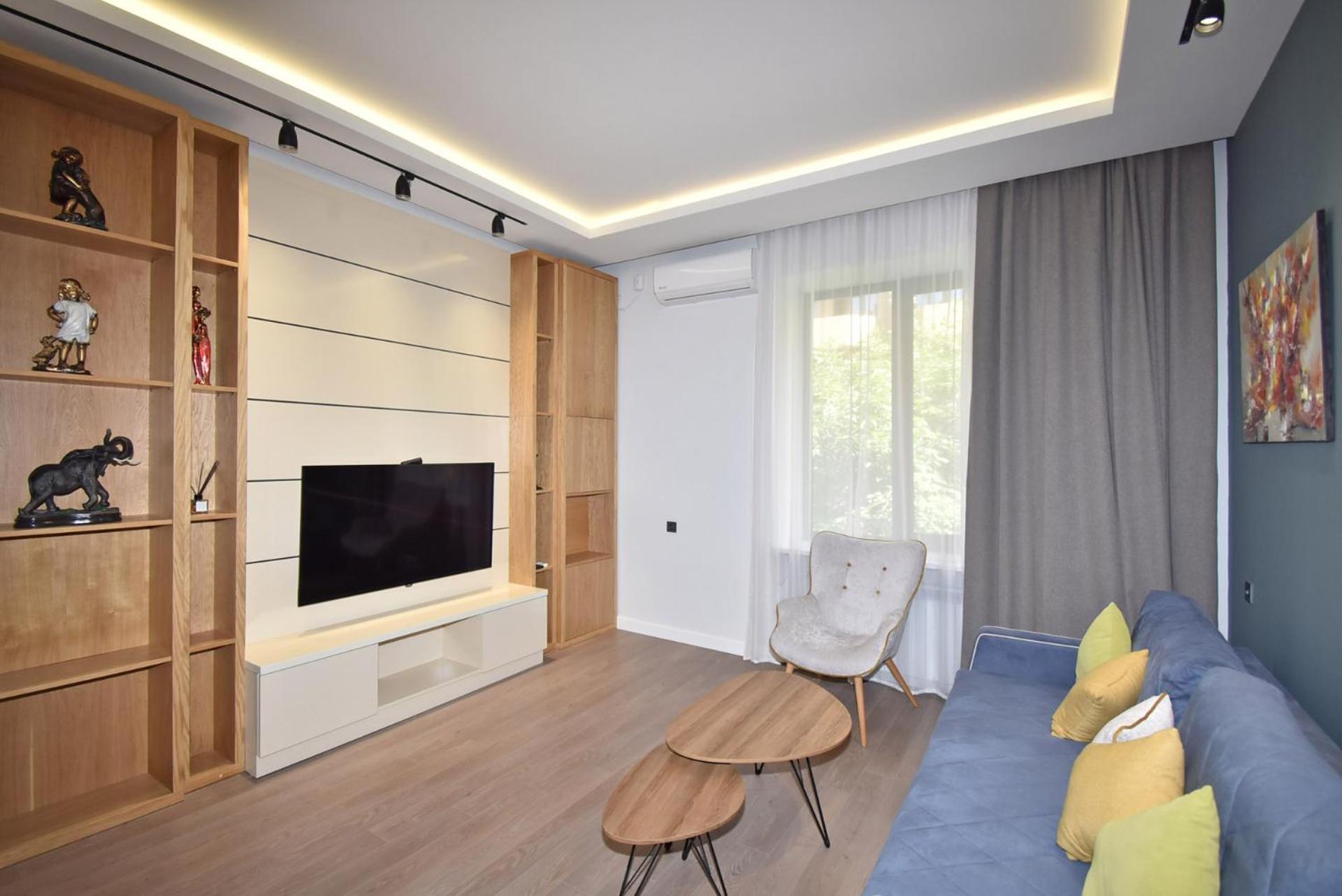 Northern Avenue. 1 bedroom Modern, Euro Renovated apartment TT198