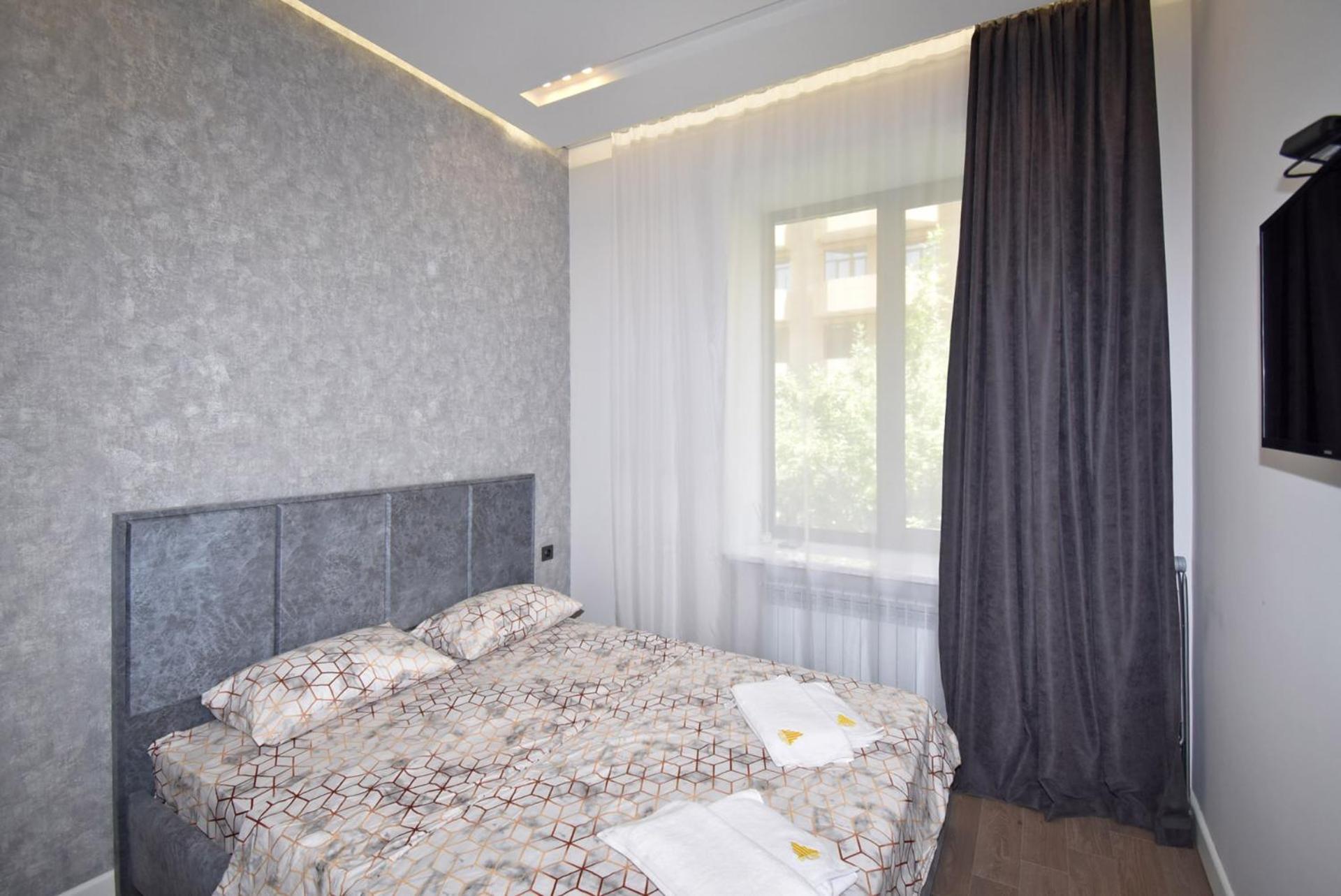 Northern Avenue. 1 bedroom Modern, Euro Renovated apartment TT198