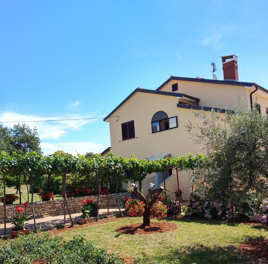 Apartments Graziella Zambratija