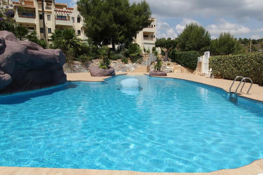 Fabulous 2 bed apartment on Las Ramblas Golf view 4