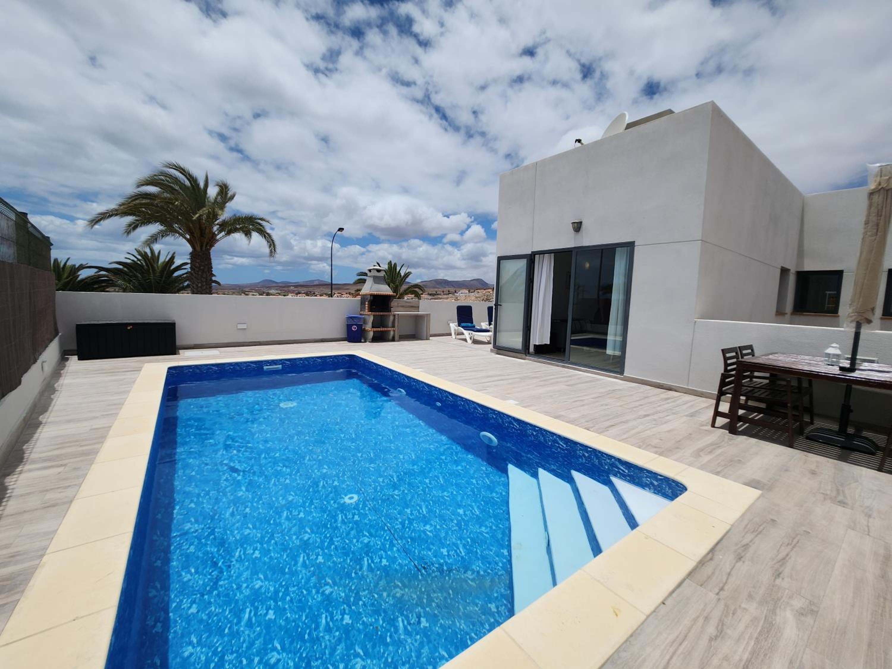 Hotel LUXURY VILLA PERLA DEL MAR - Image 1