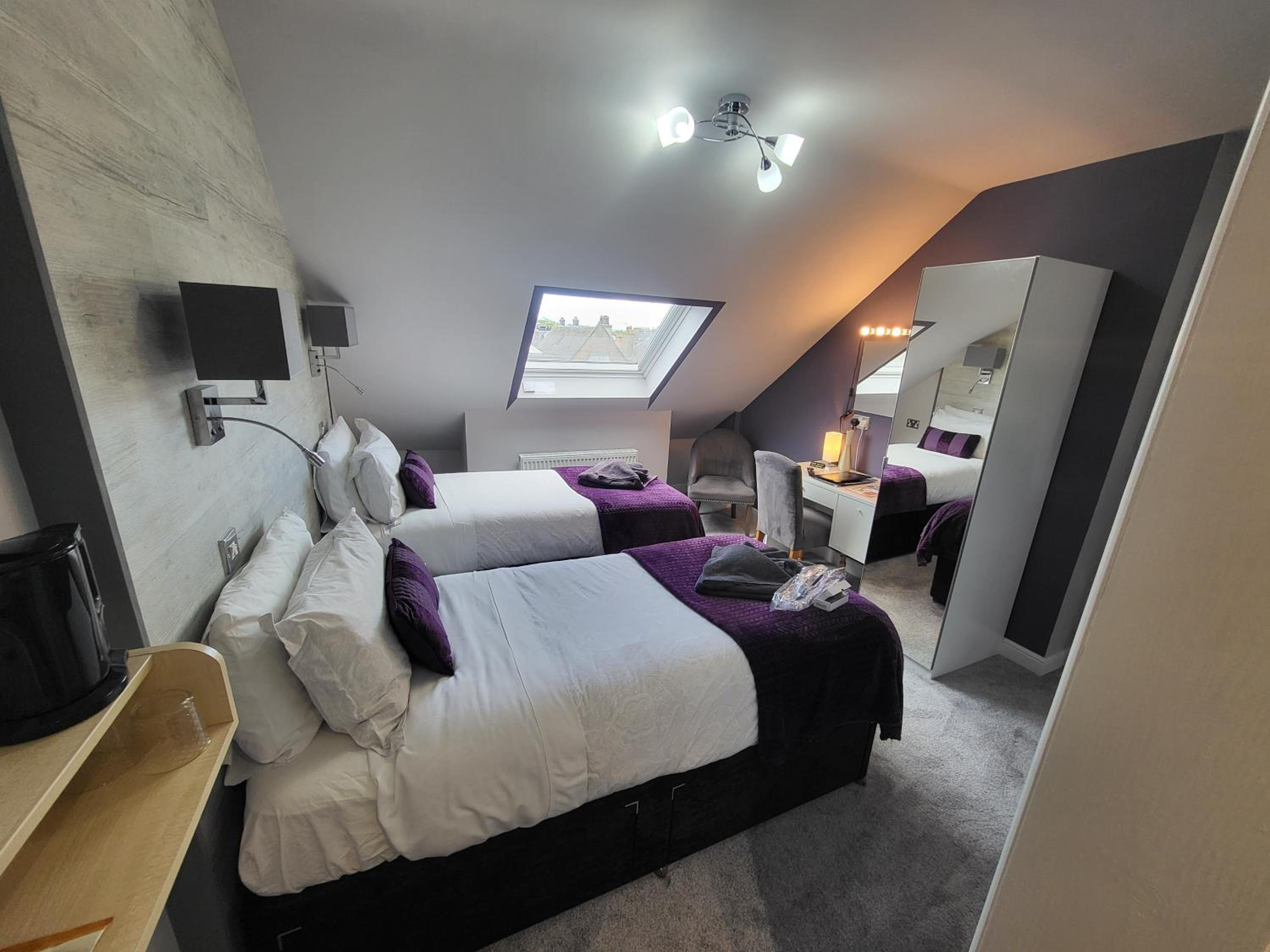 Lauderville guest house