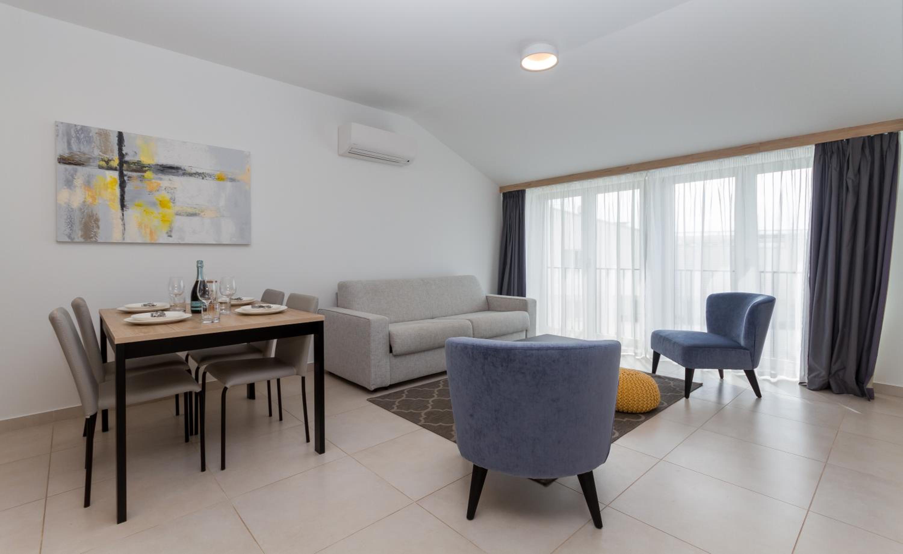 Supreme Apartment Miramare with Sea View