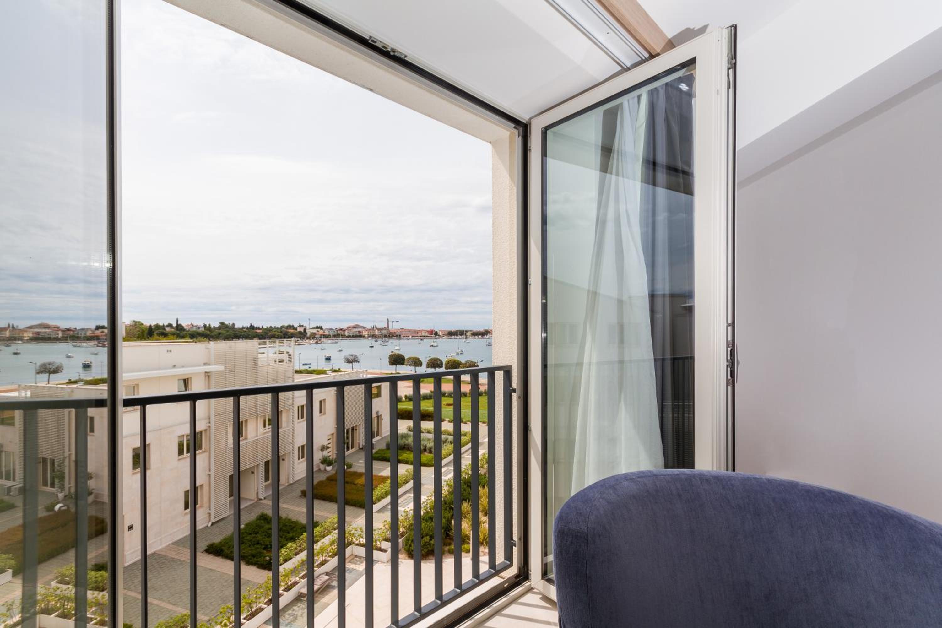 Supreme Apartment Miramare with Sea View