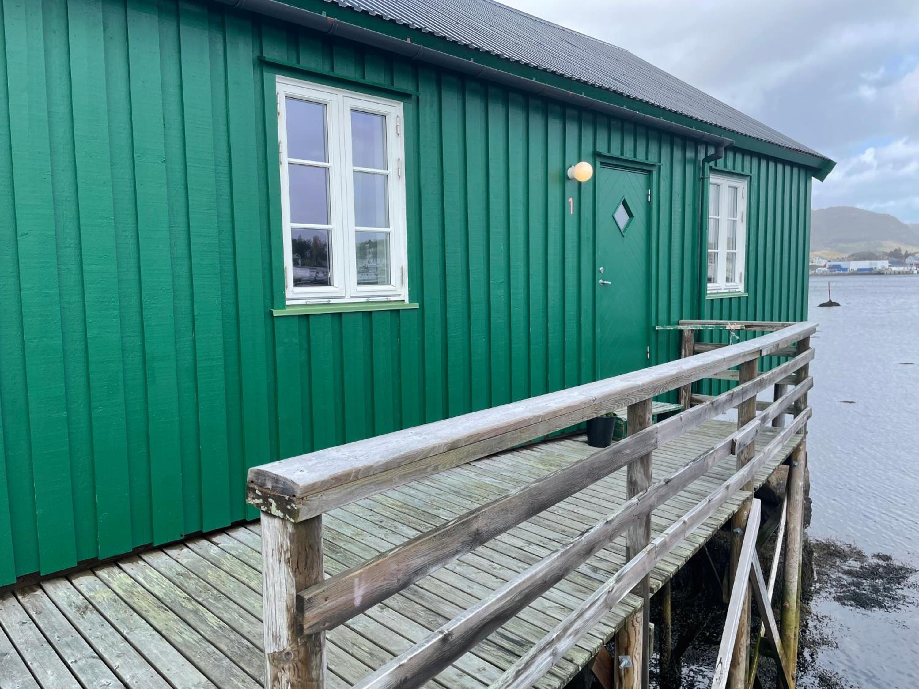 Kræmmervika Rorbuer - Rustic Cabins & Hostel in Lofoten view 3